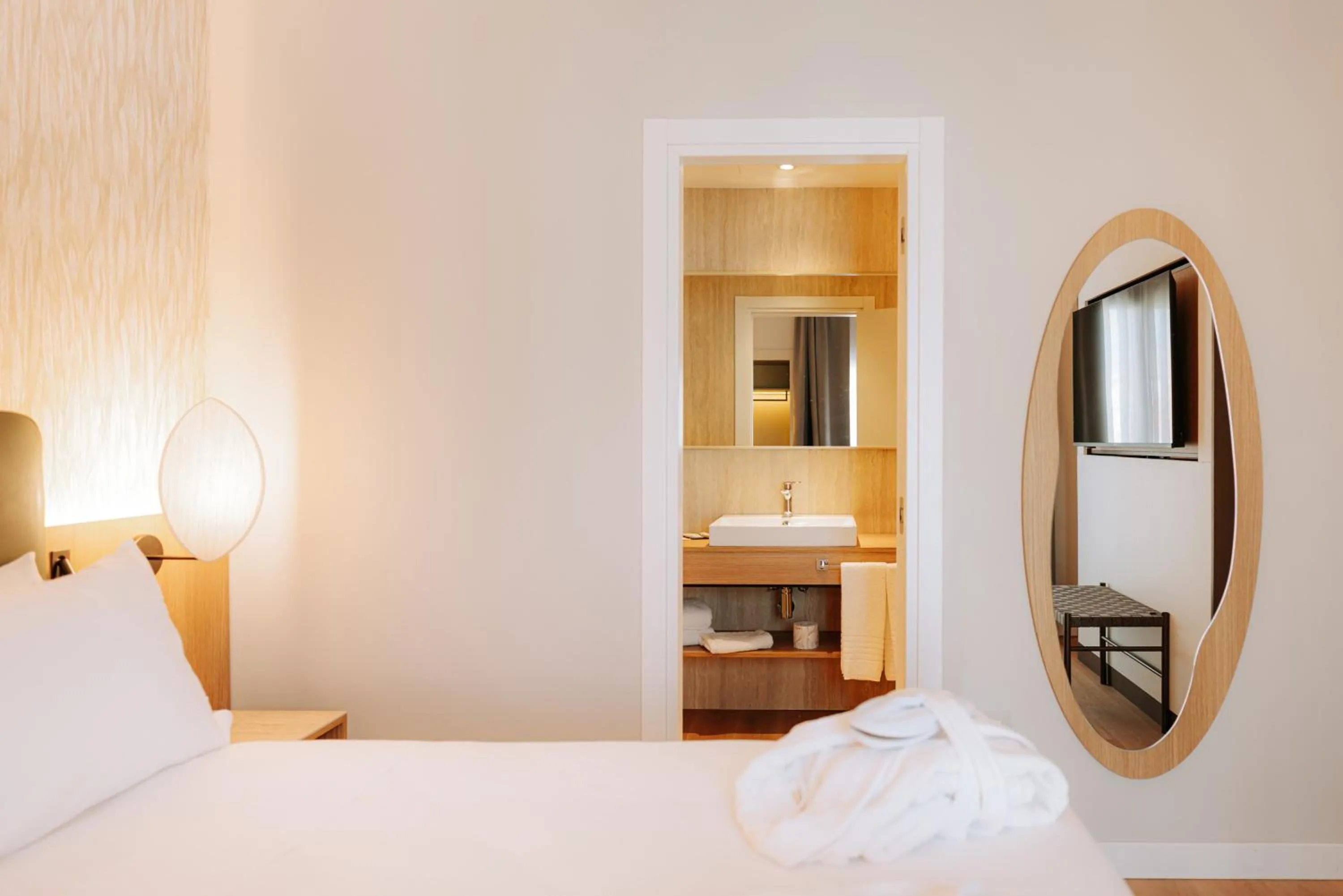 Bed in Mövenpick Hotel Bari