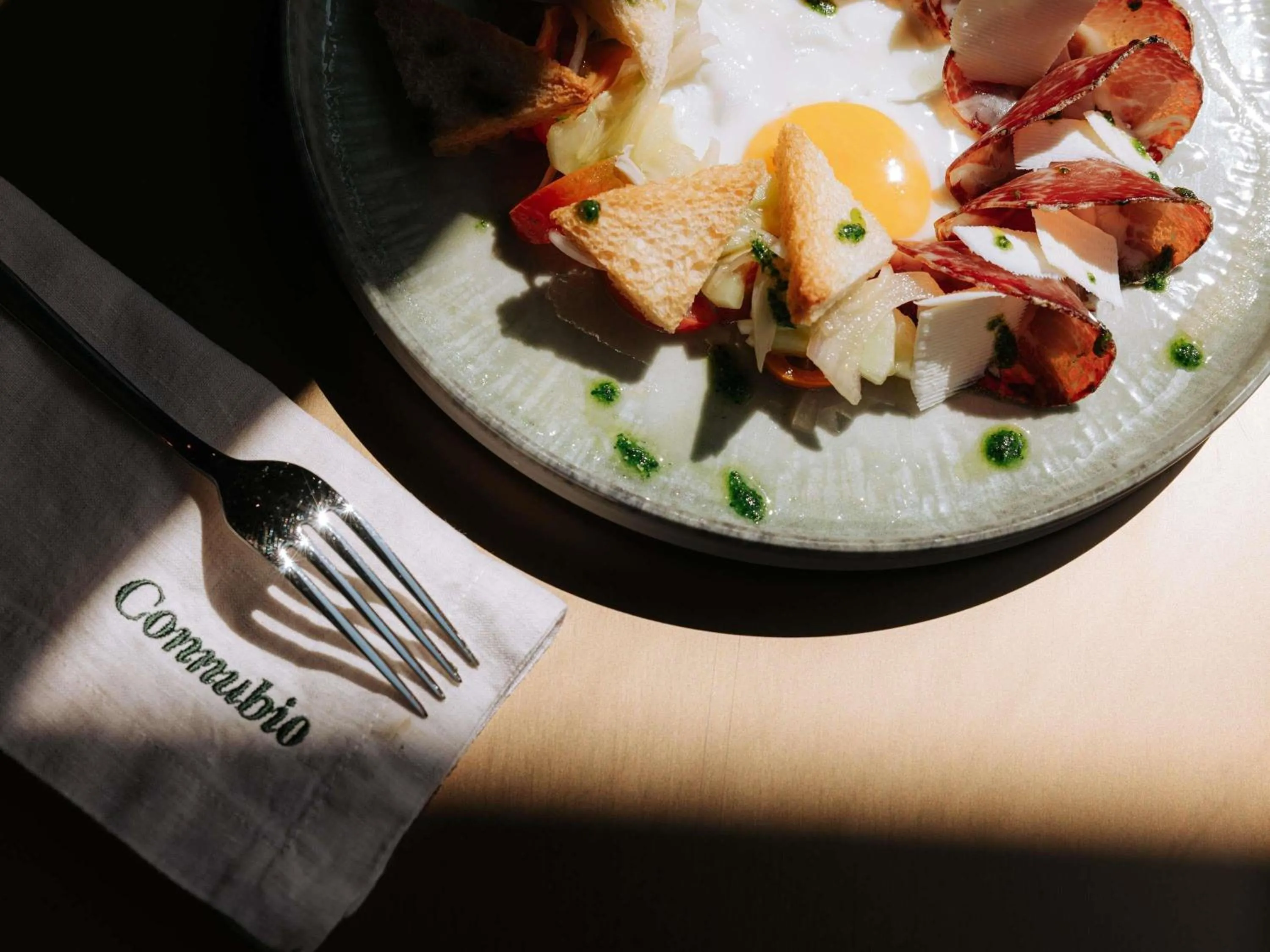 Restaurant/places to eat in Mövenpick Hotel Bari