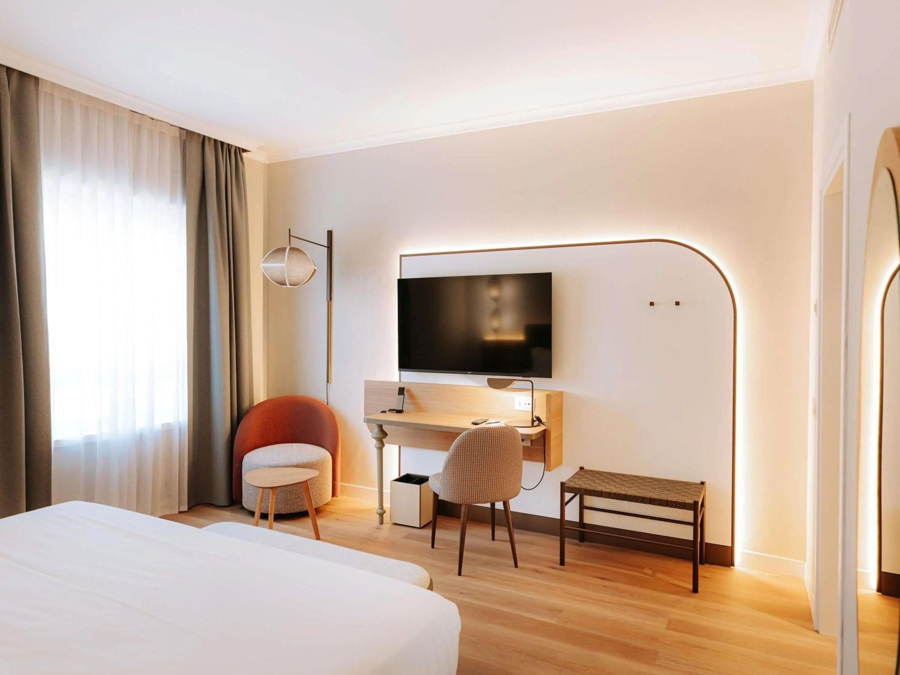 Bedroom, Bed in Mövenpick Hotel Bari