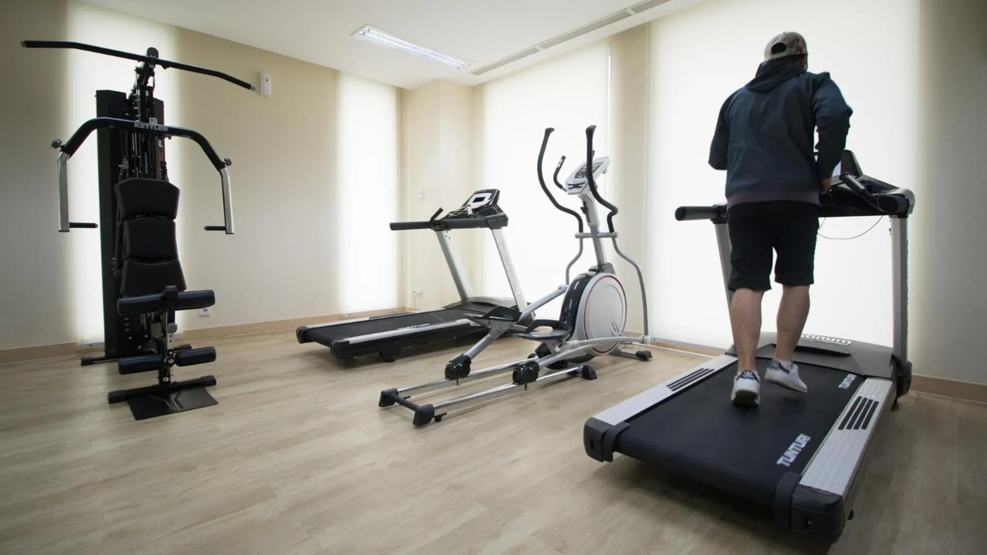 Fitness centre/facilities in GTV Hotel