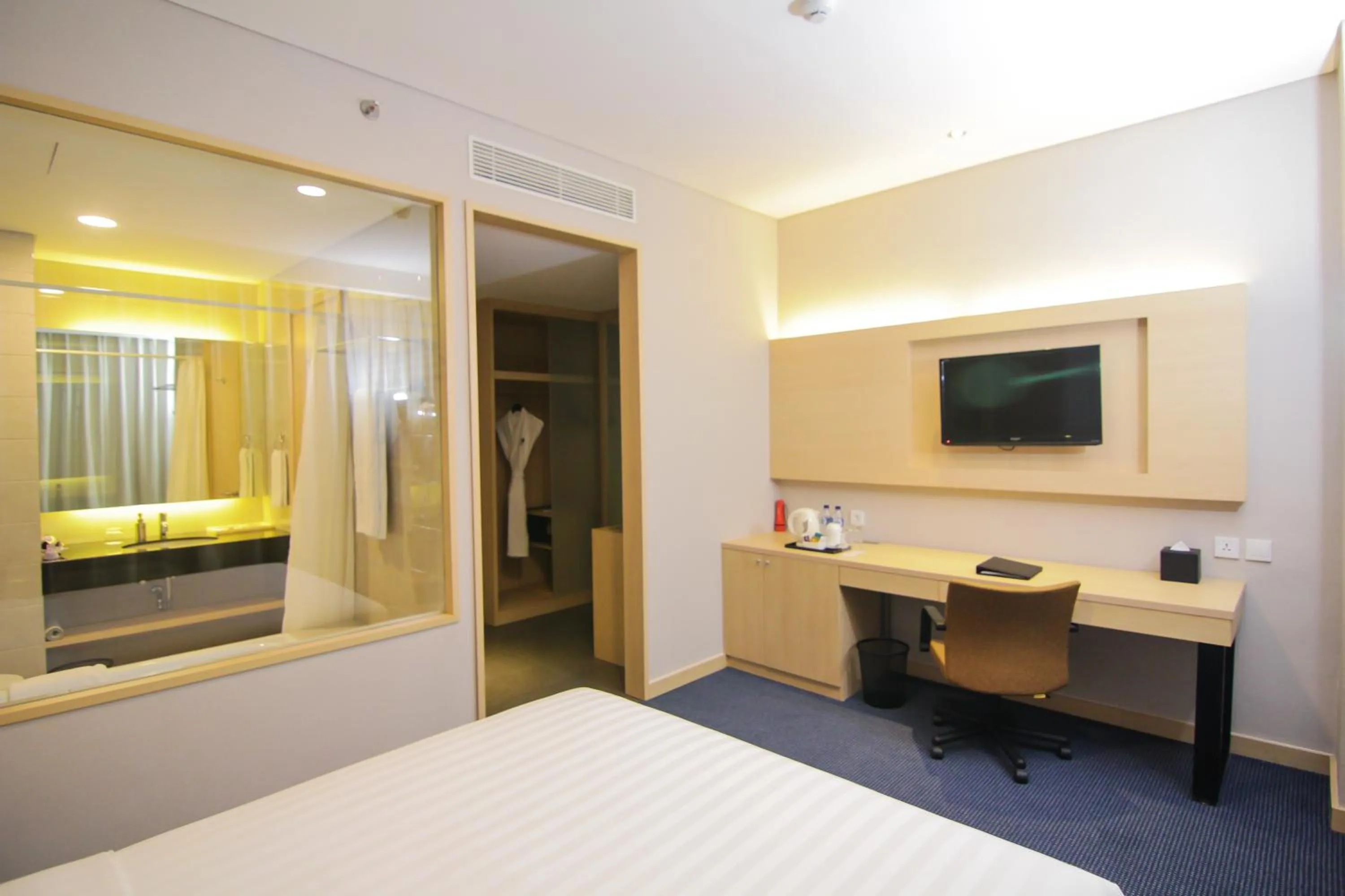 Bedroom, Bed in GTV Hotel