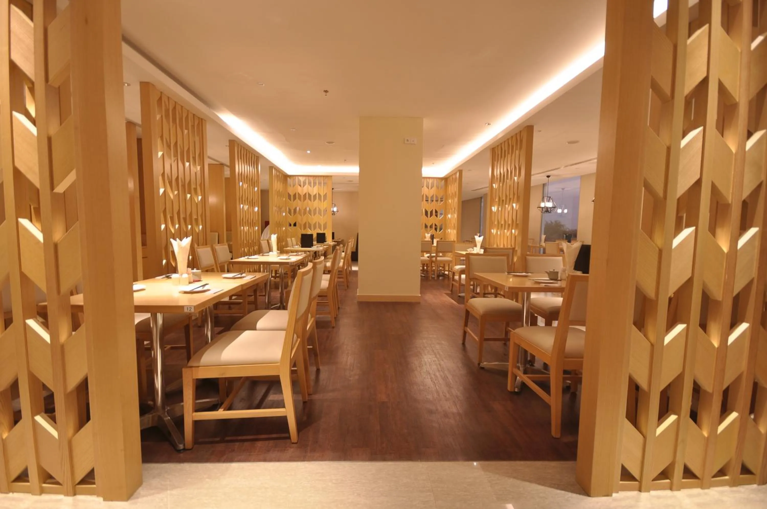 Restaurant/places to eat in GTV Hotel