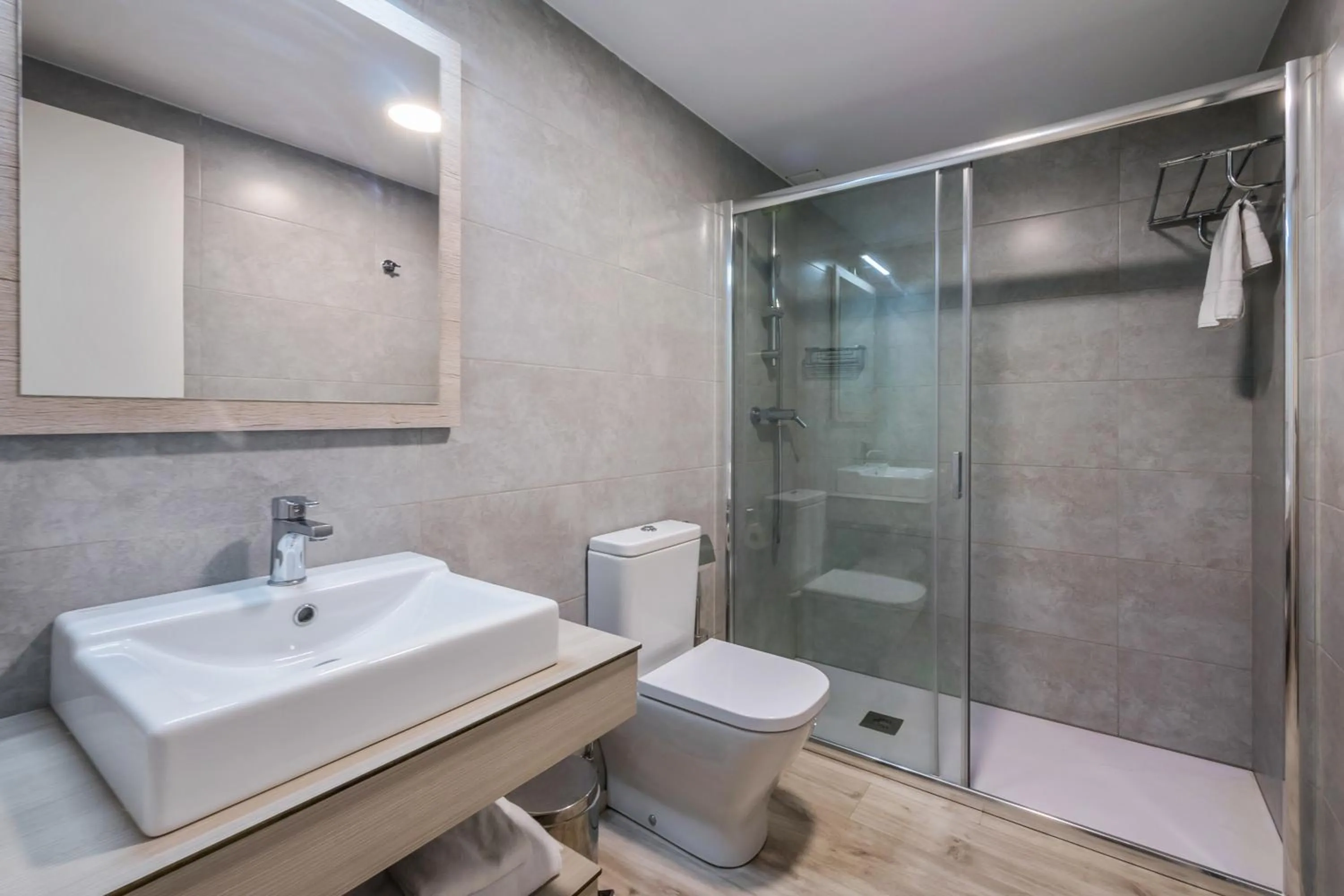 Shower in Pierre & Vacances Estartit Playa