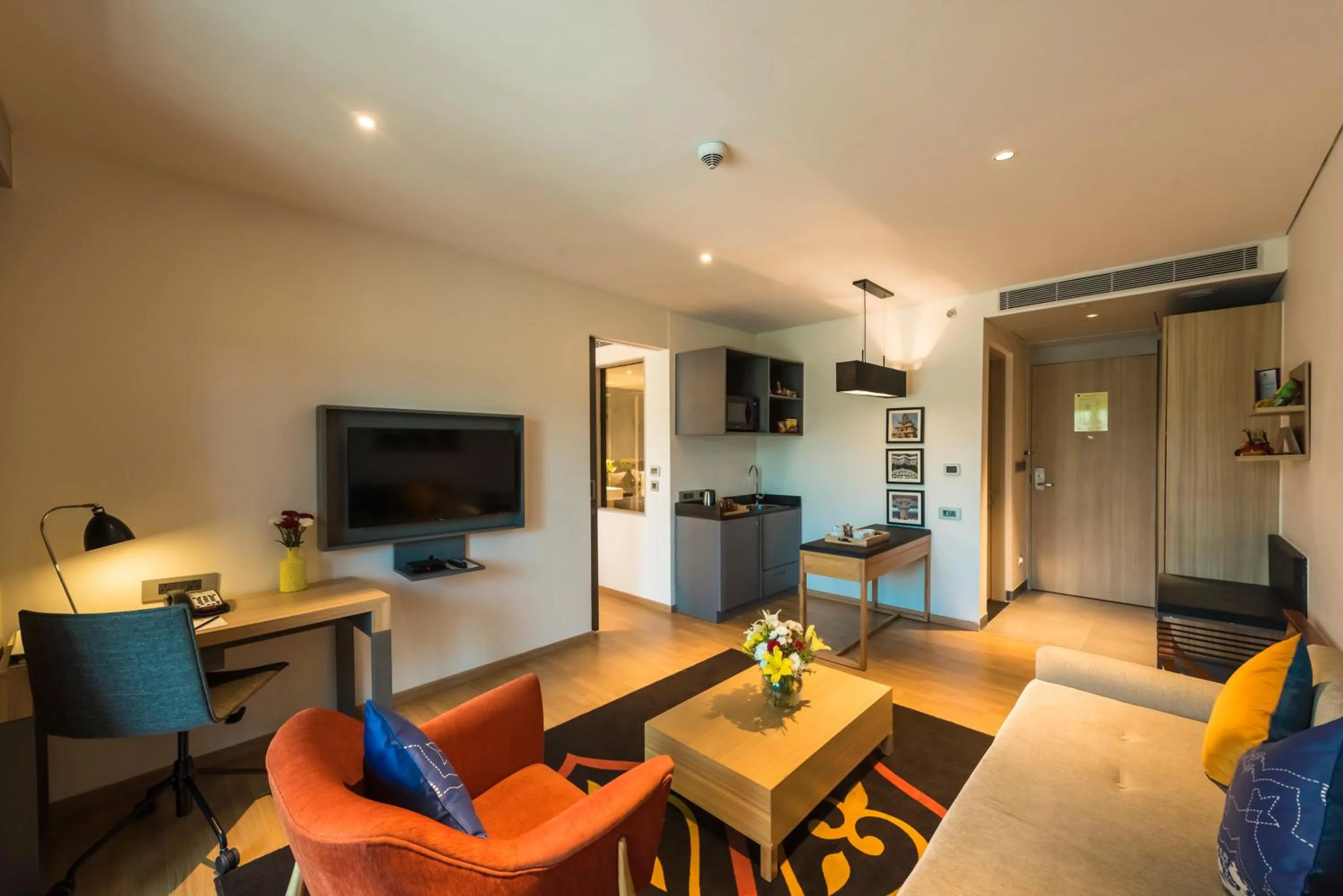 Living room in Grand Mercure Mysore - An Accor Brand