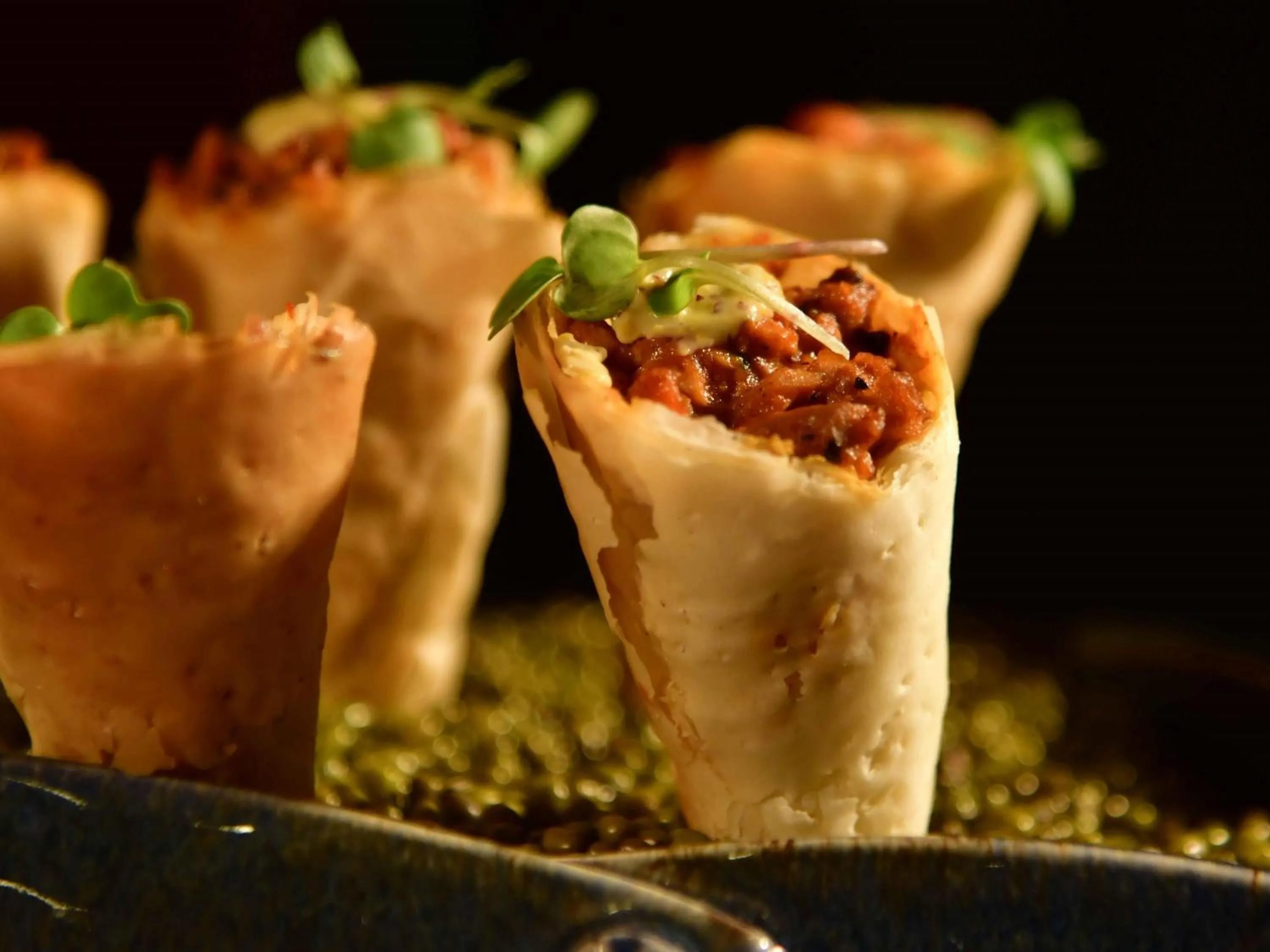 Lounge or bar in Grand Mercure Mysore - An Accor Brand