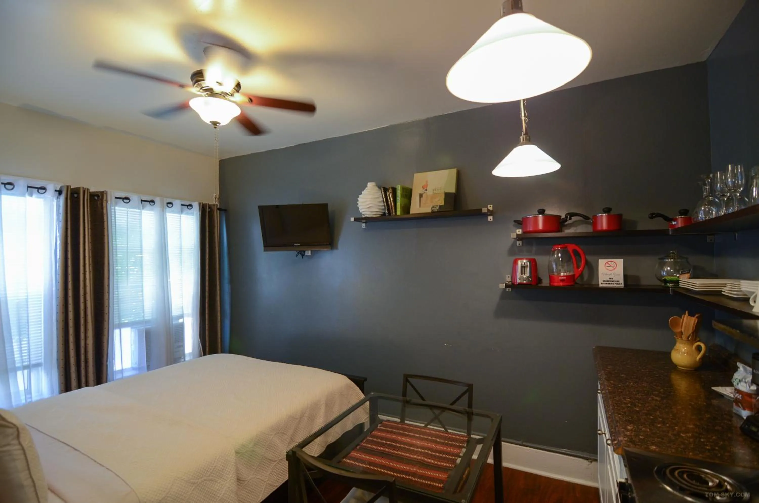 Bedroom, Bed in Hotel Royal