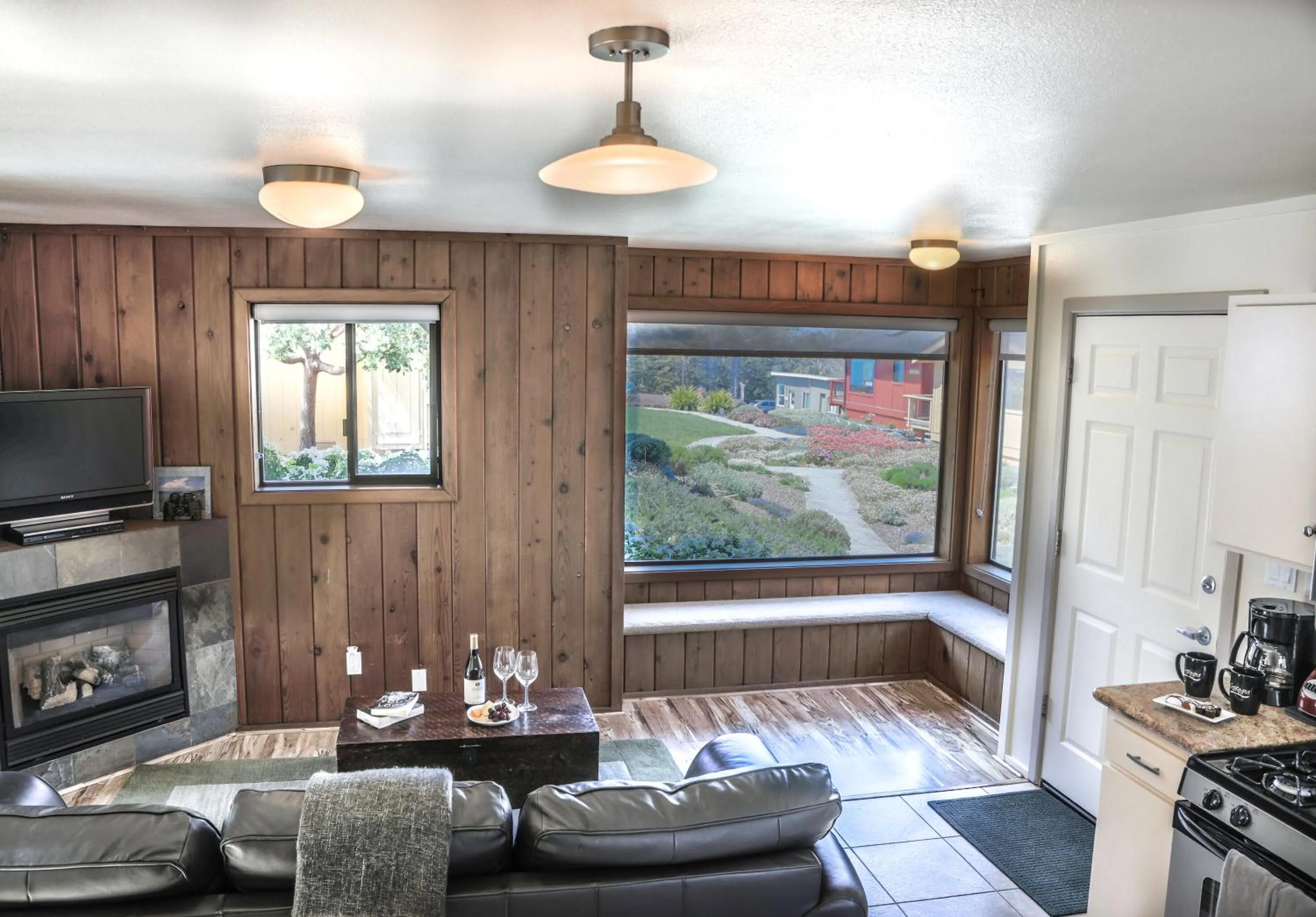 TV and multimedia in Cottages at Little River Cove