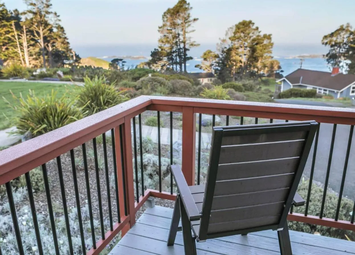 Spring in Cottages at Little River Cove