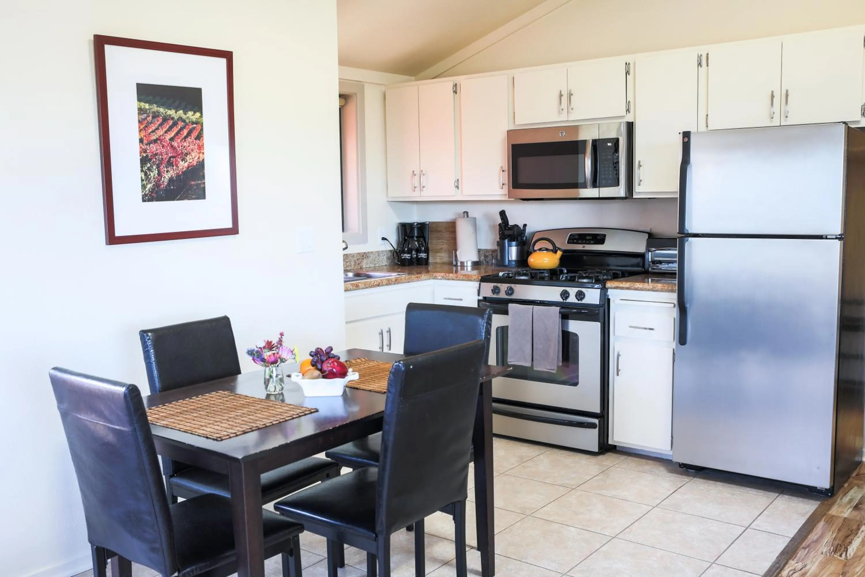 Coffee/tea facilities in Cottages at Little River Cove