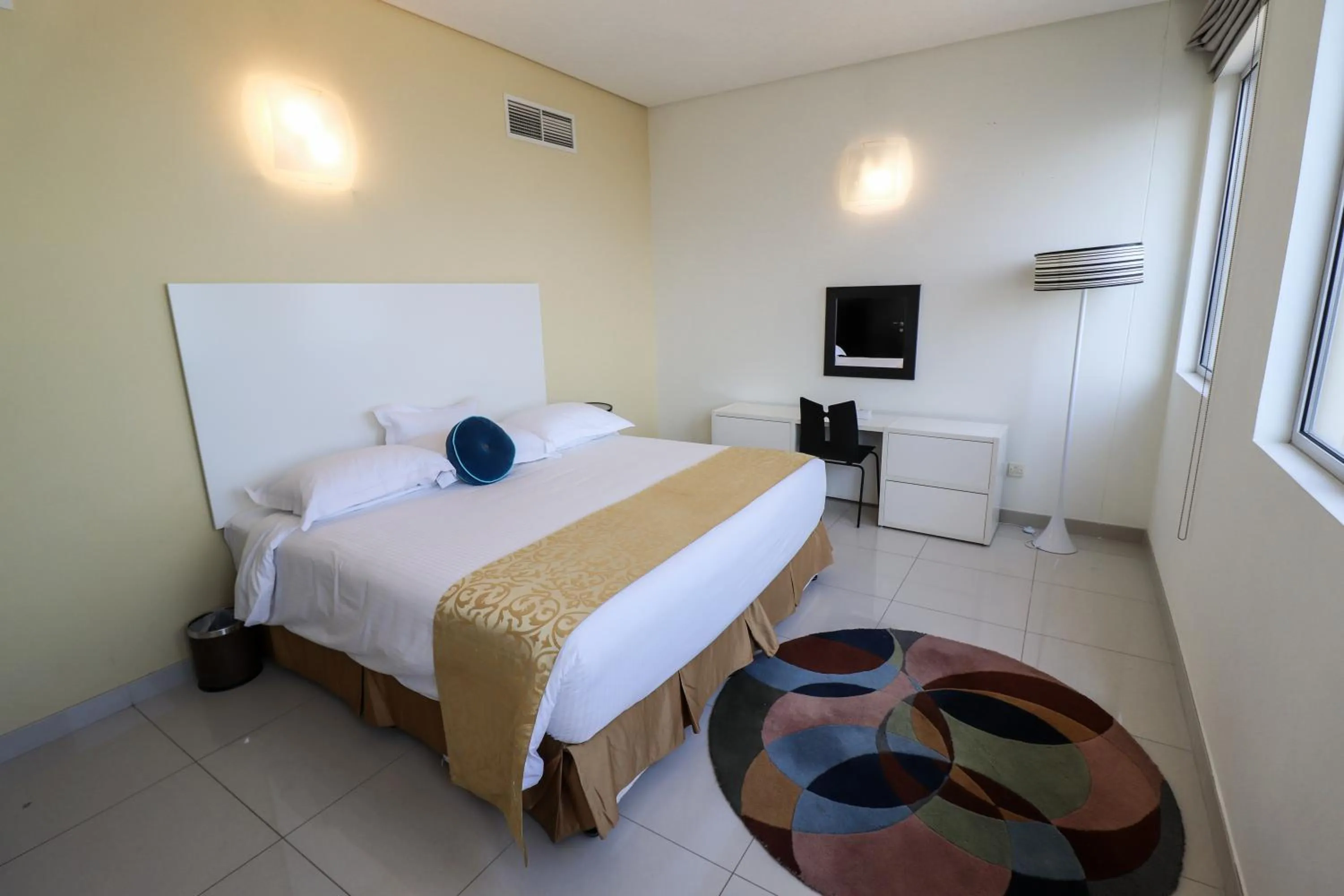 Bedroom, Bed in Gulf Suites Hotel Amwaj