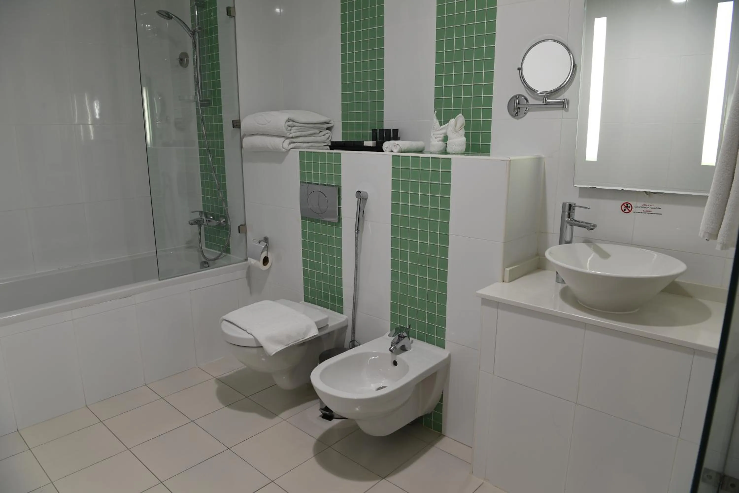 Shower in Gulf Suites Hotel Amwaj