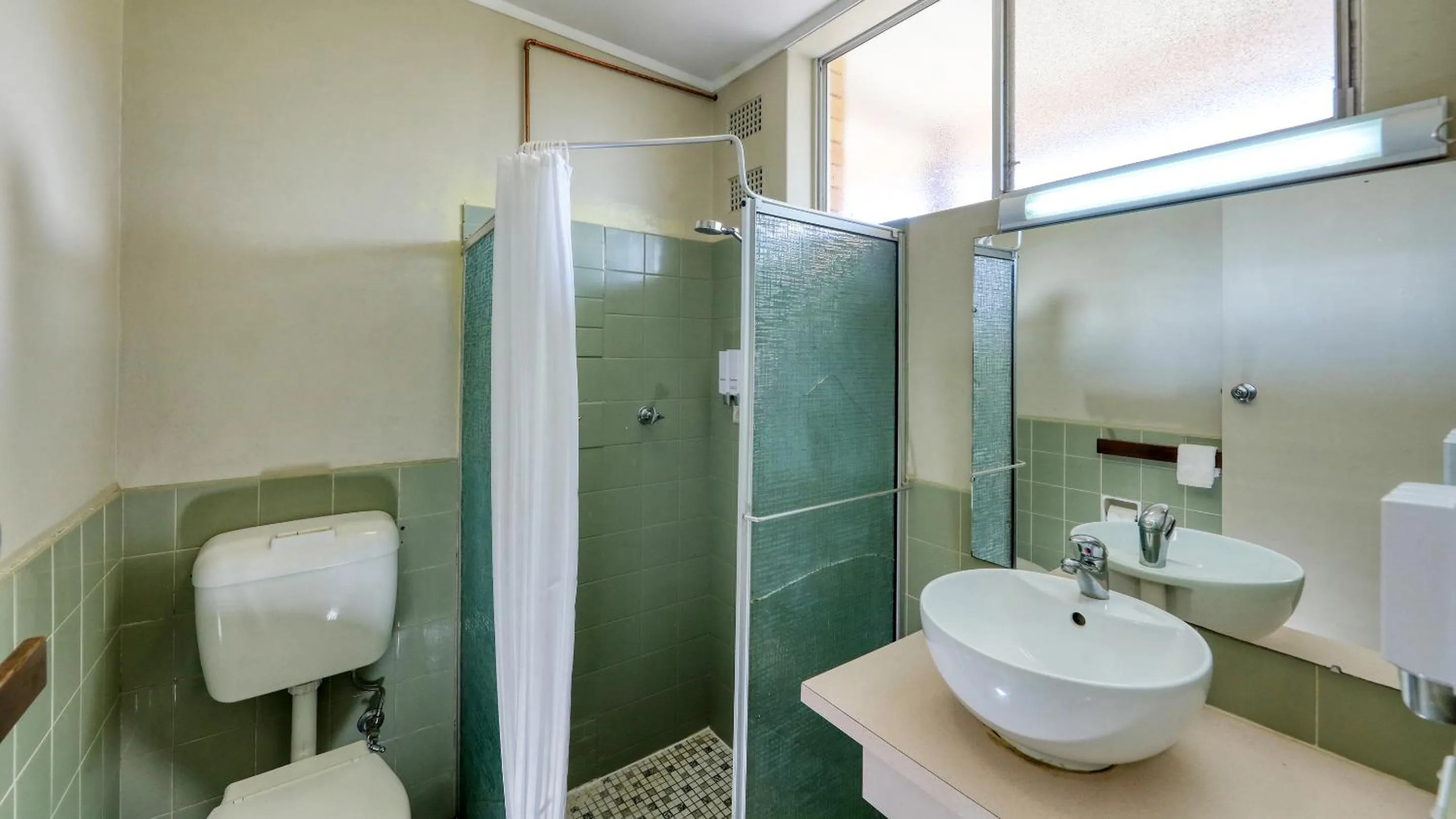 Toilet in Silver Oaks Motel