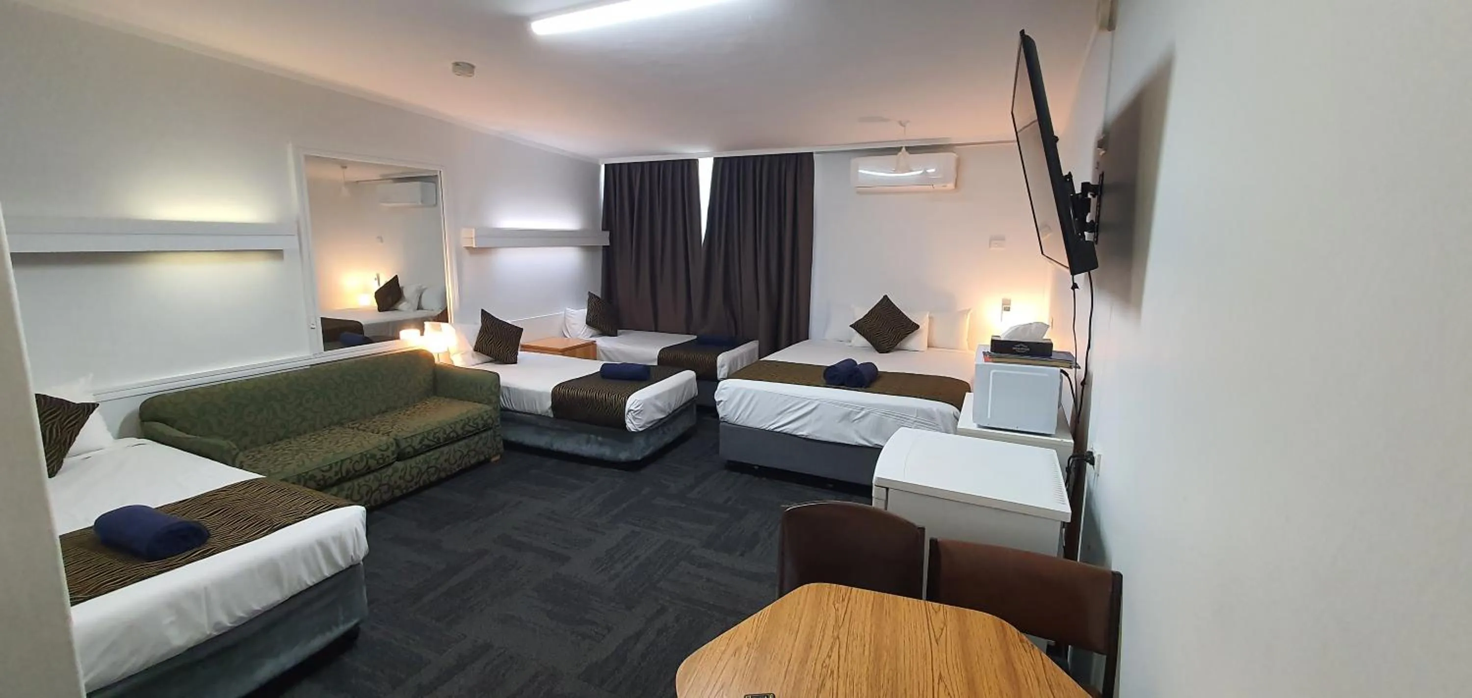 Bed in Silver Oaks Motel