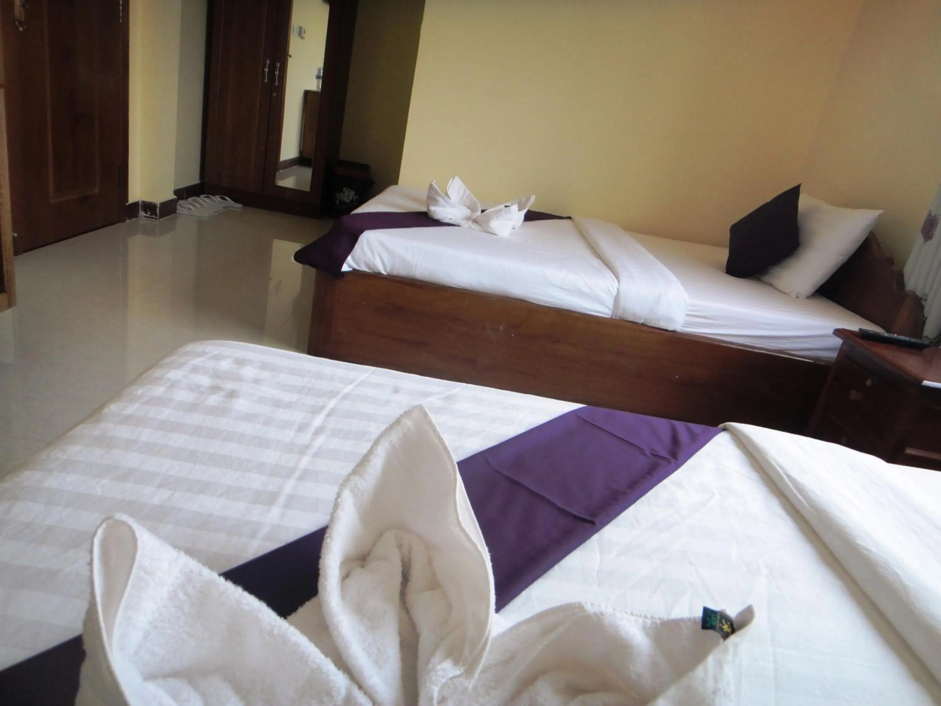 Photo of the whole room, Bed in Khemra I Guesthouse