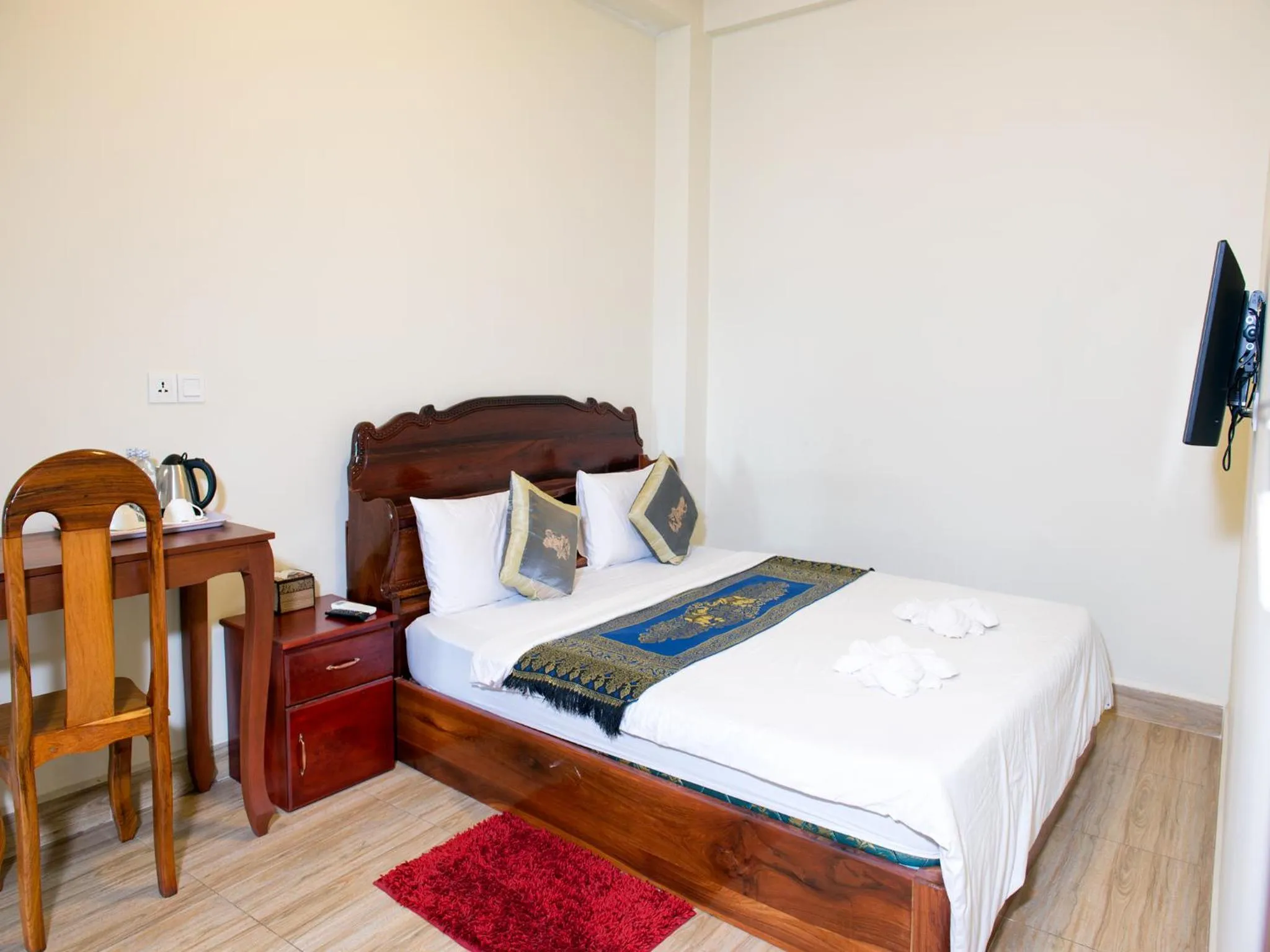 cot in Dynsey Boutique Hotel