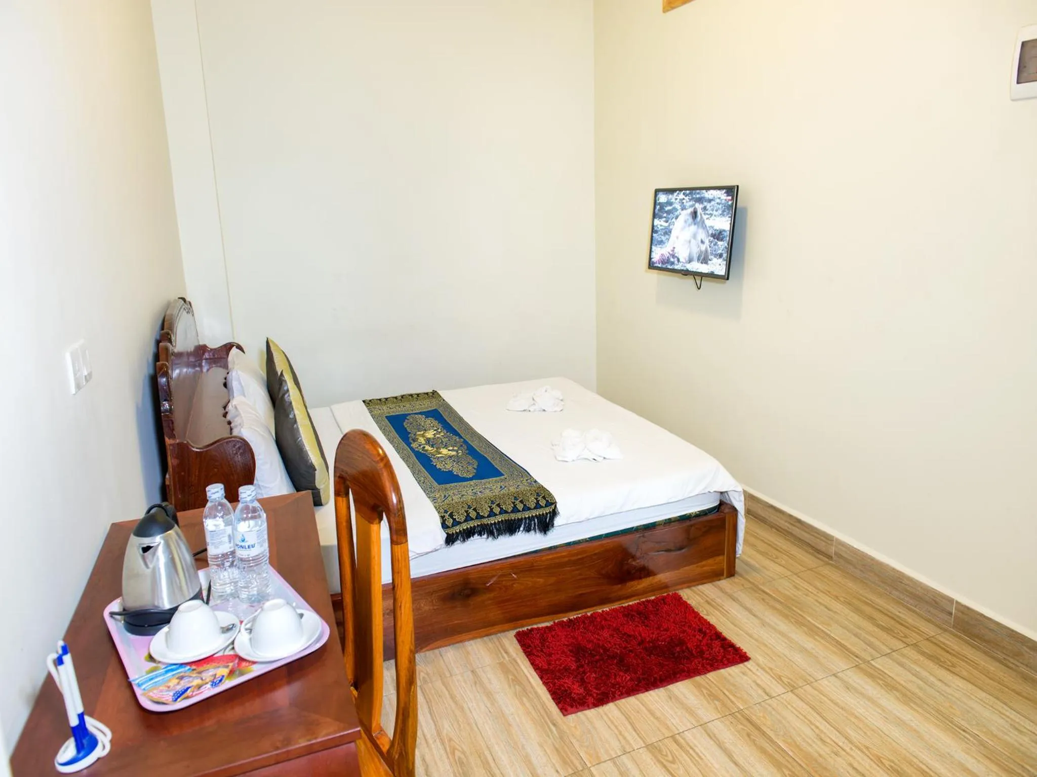 cot in Dynsey Boutique Hotel