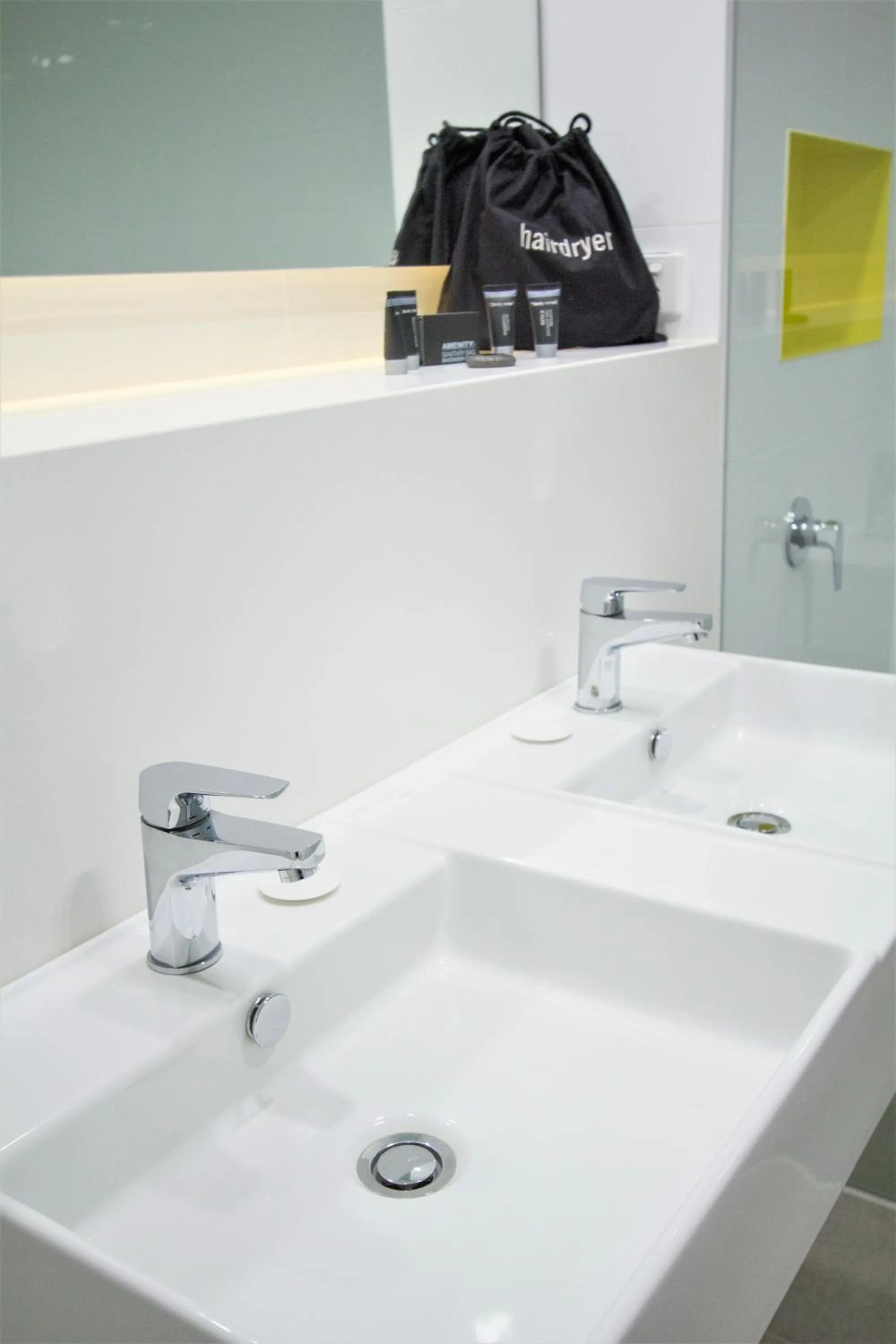 Bathroom in Young Federation Motor Inn and Services Club