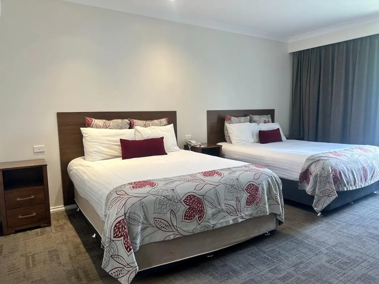 Bed in Young Federation Motor Inn and Services Club