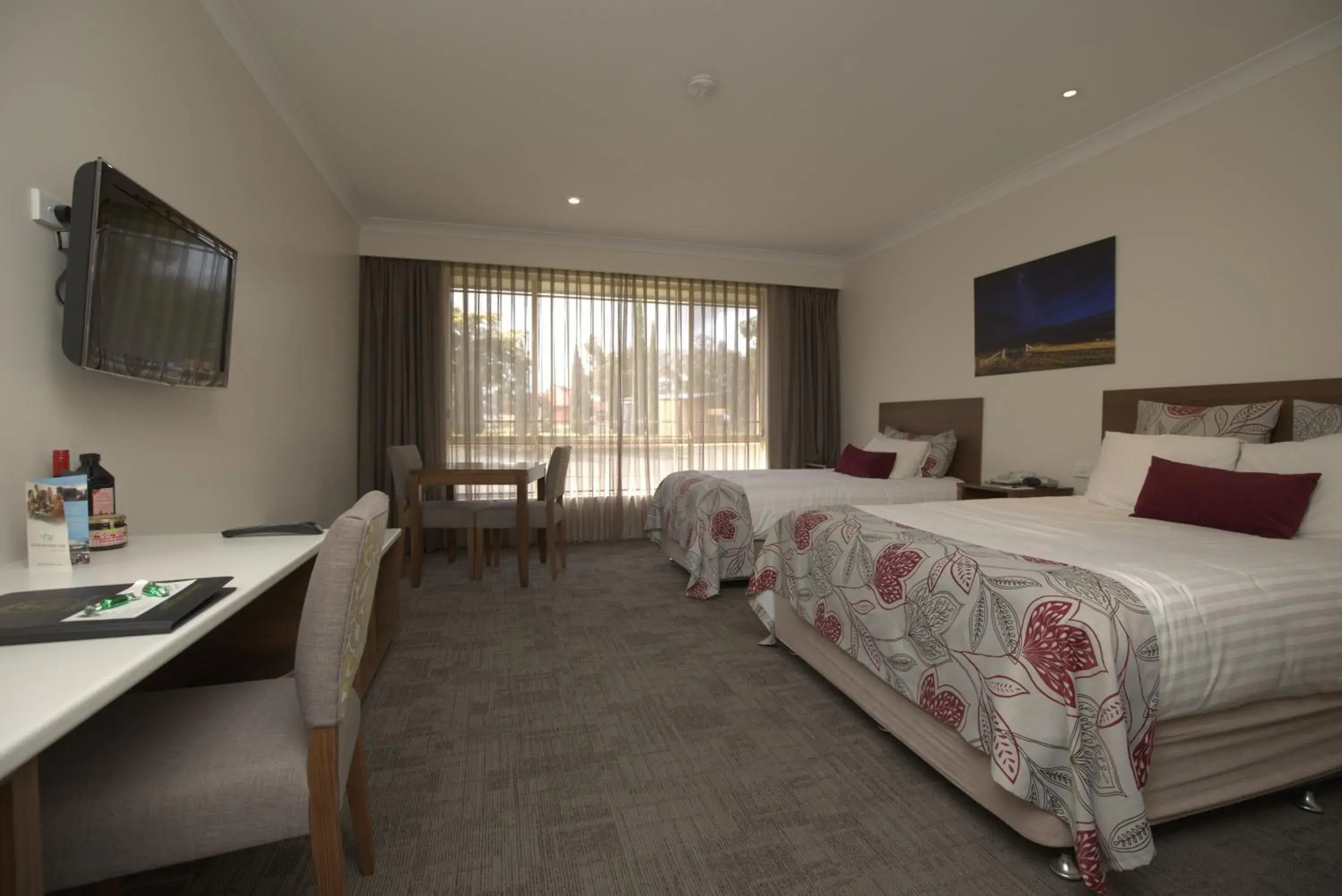 Superior Twin Room in Young Federation Motor Inn and Services Club Superior Twin Room in Young Federation Motor Inn and Services Club