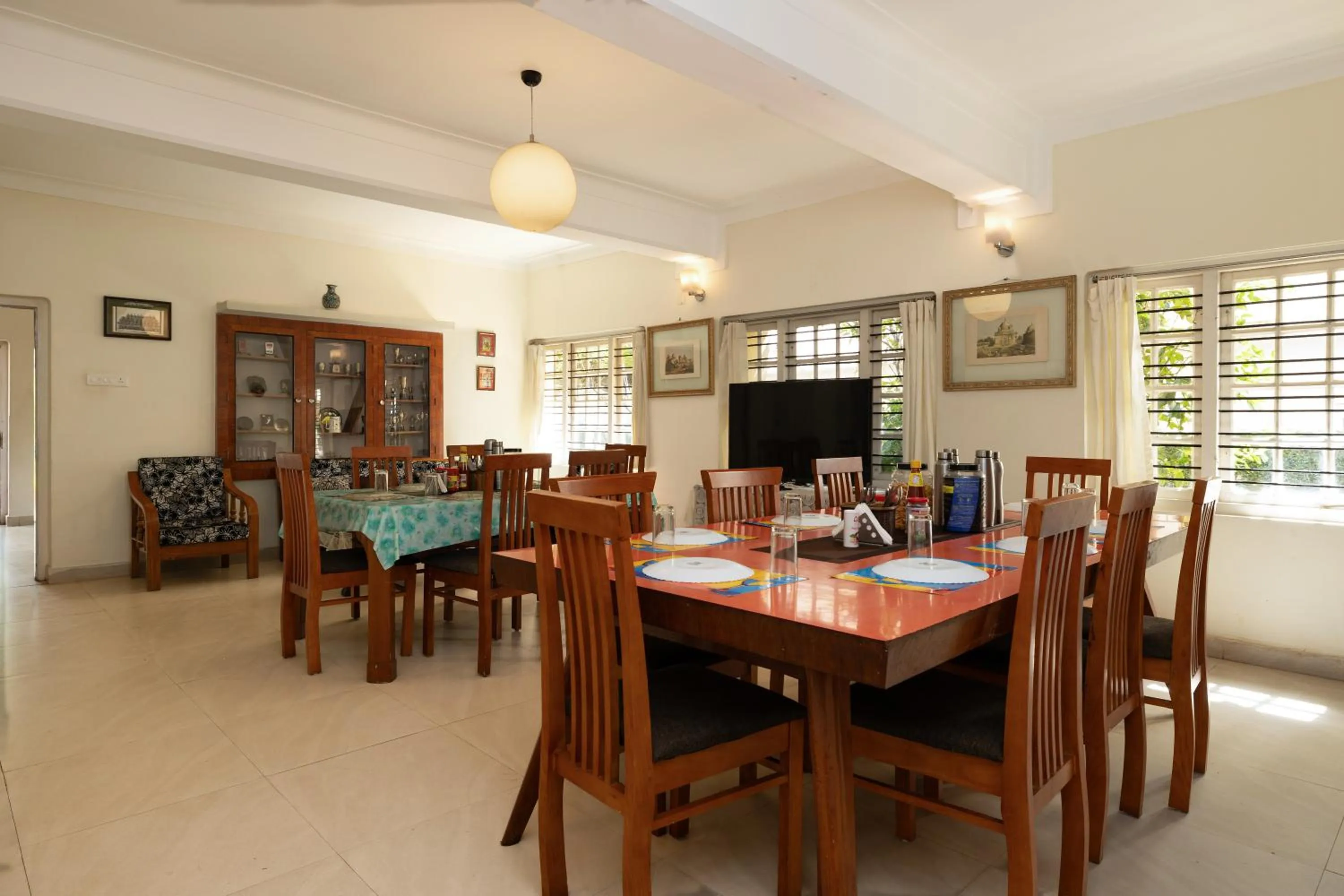 Breakfast in Colonels inn