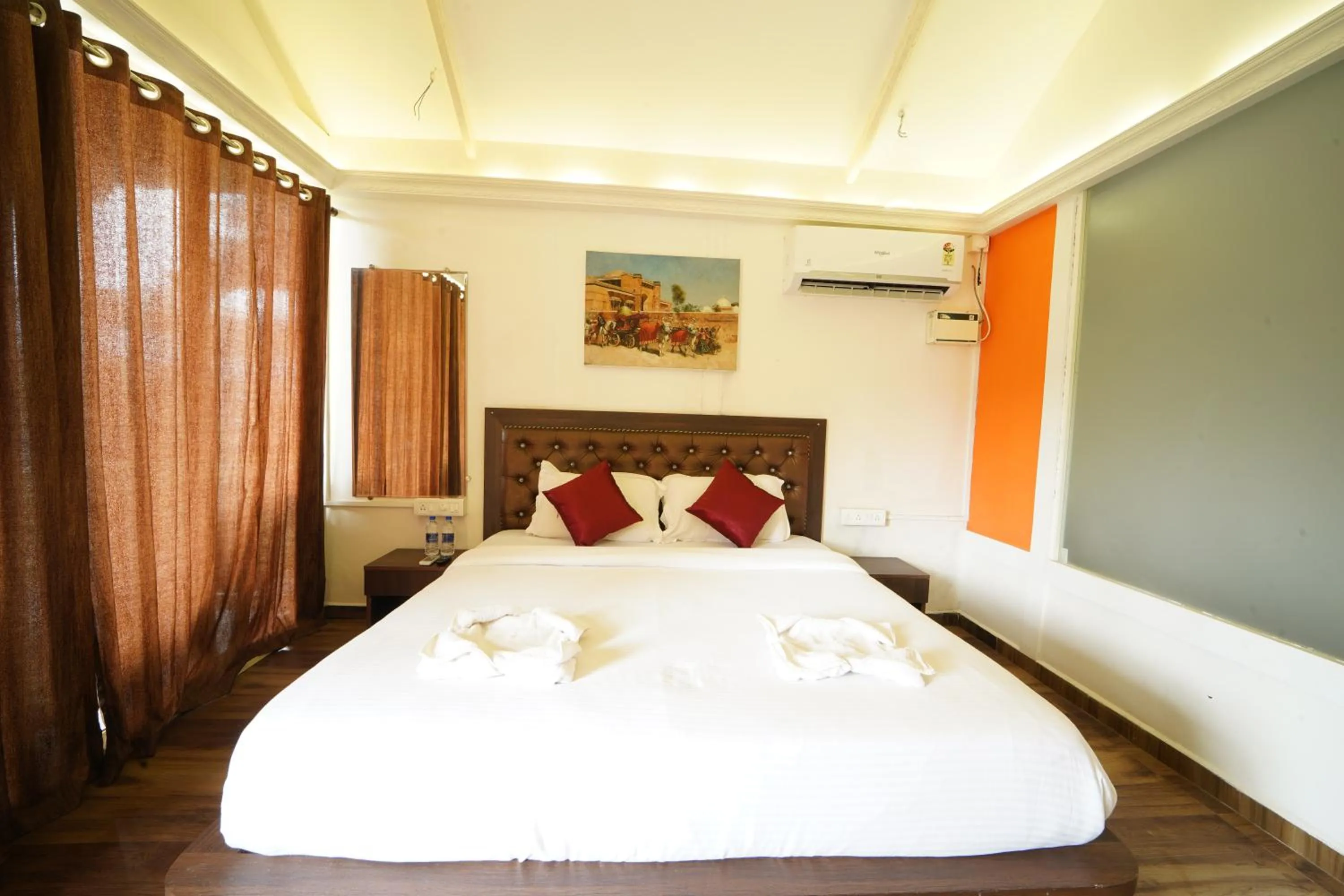 Bed in Sunset & Waves Resort, Mandrem Beach