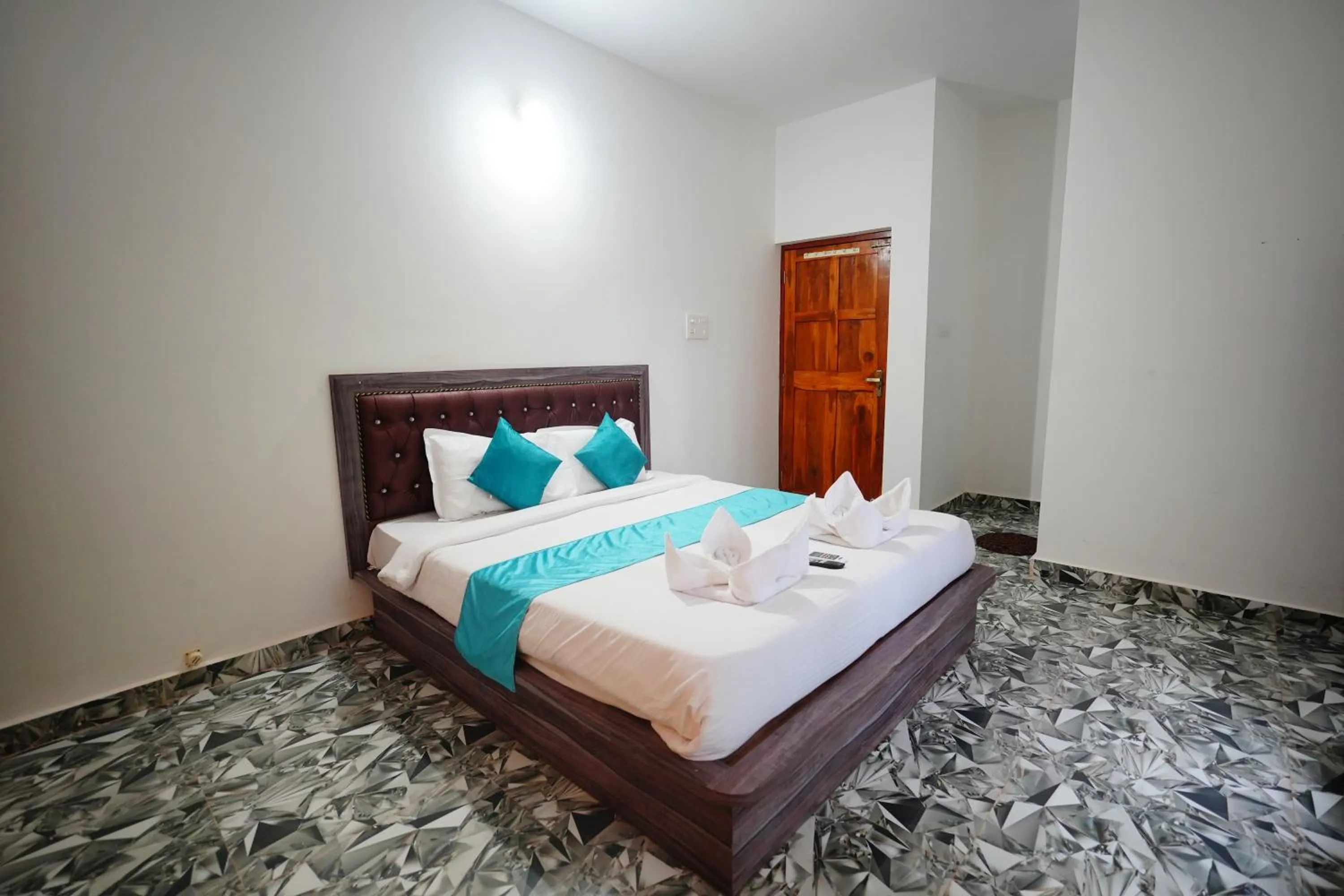 Bed in Sunset & Waves Resort, Mandrem Beach