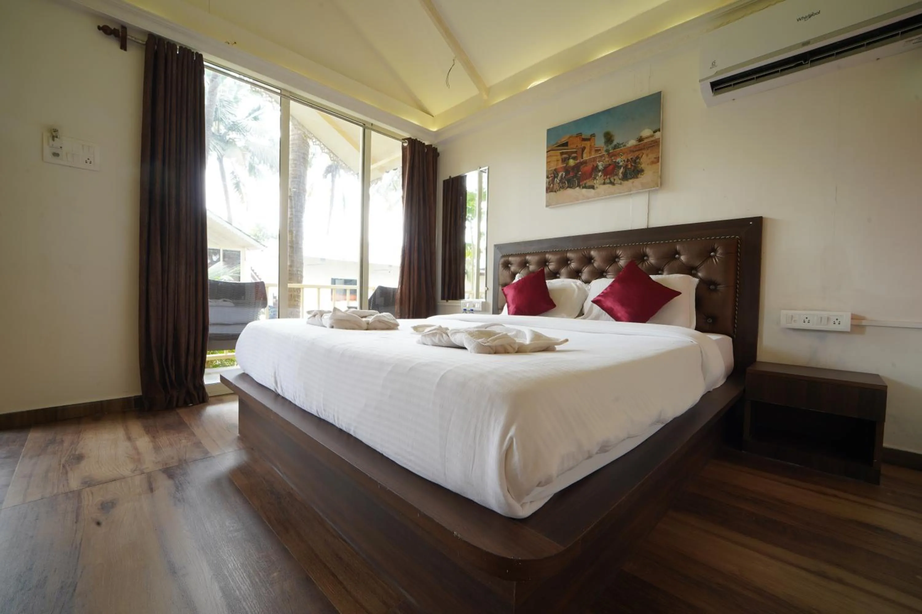 Bed in Sunset & Waves Resort, Mandrem Beach