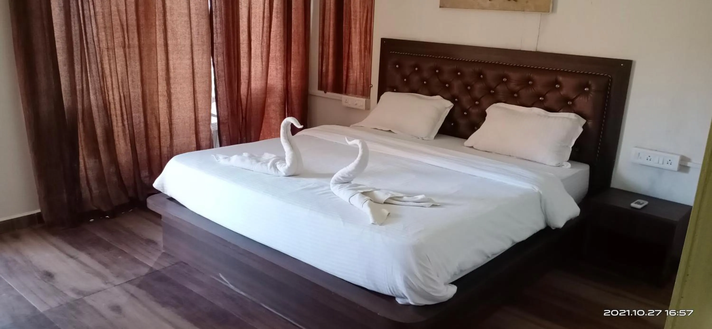 Bed in Sunset & Waves Resort, Mandrem Beach