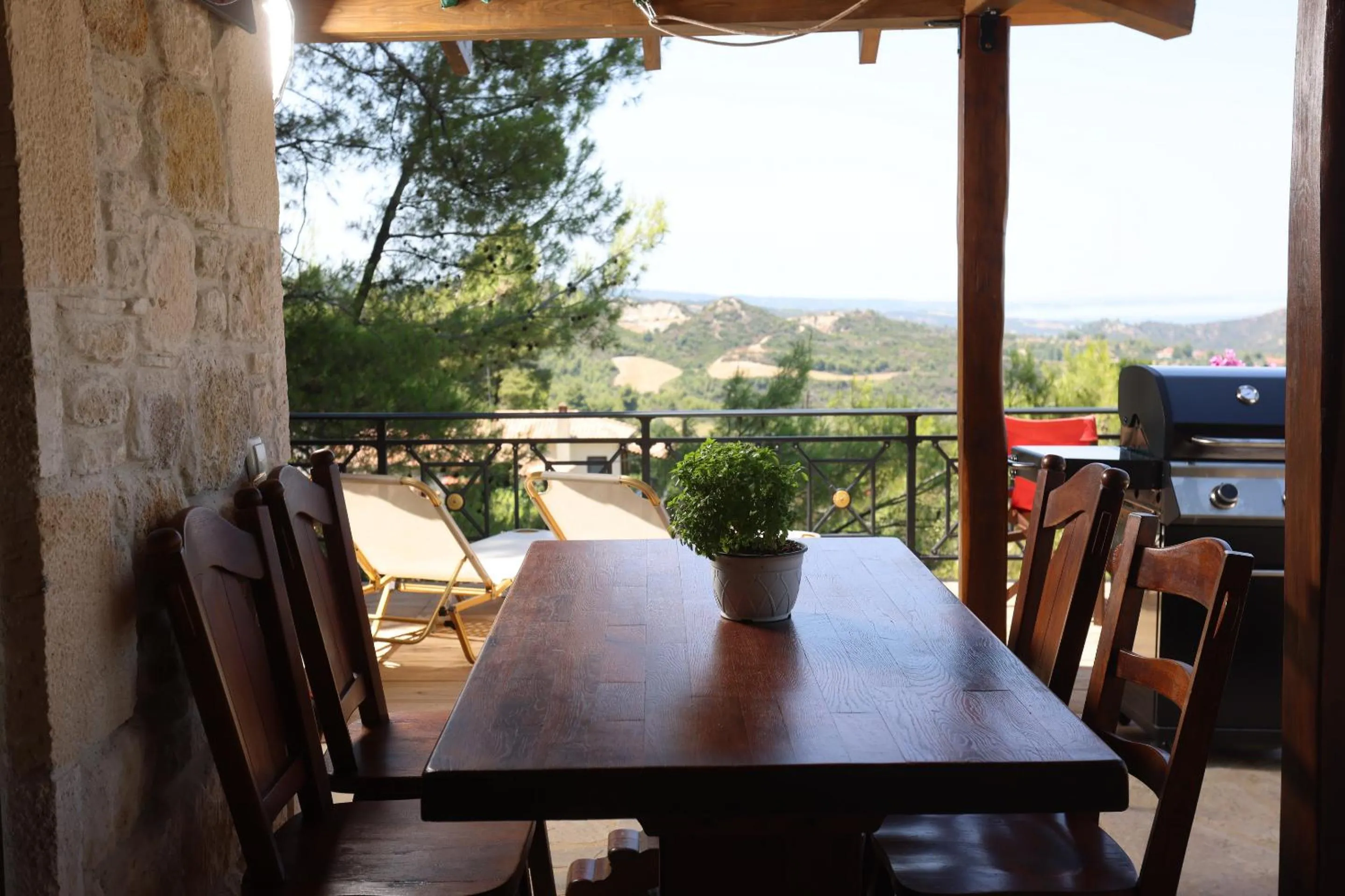 Dining area in Akritas Ef Zin Villas & Suites