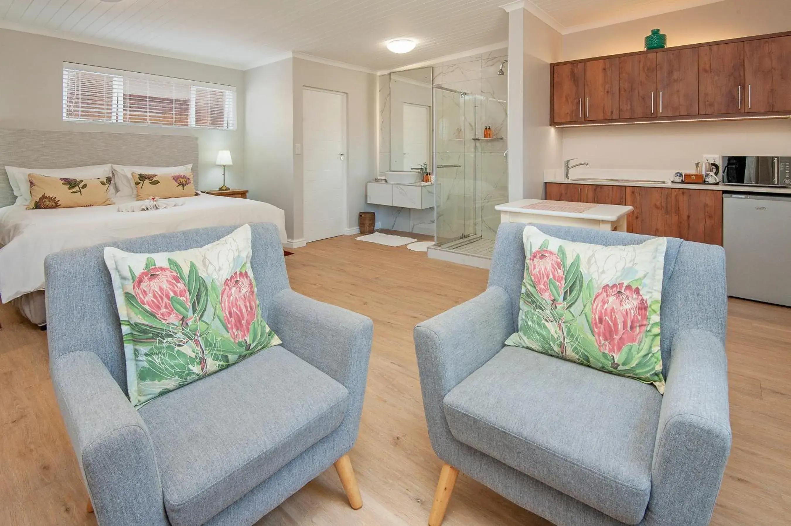 Suite - single occupancy in 6 Stemmet Lodge Suite - single occupancy in 6 Stemmet Lodge