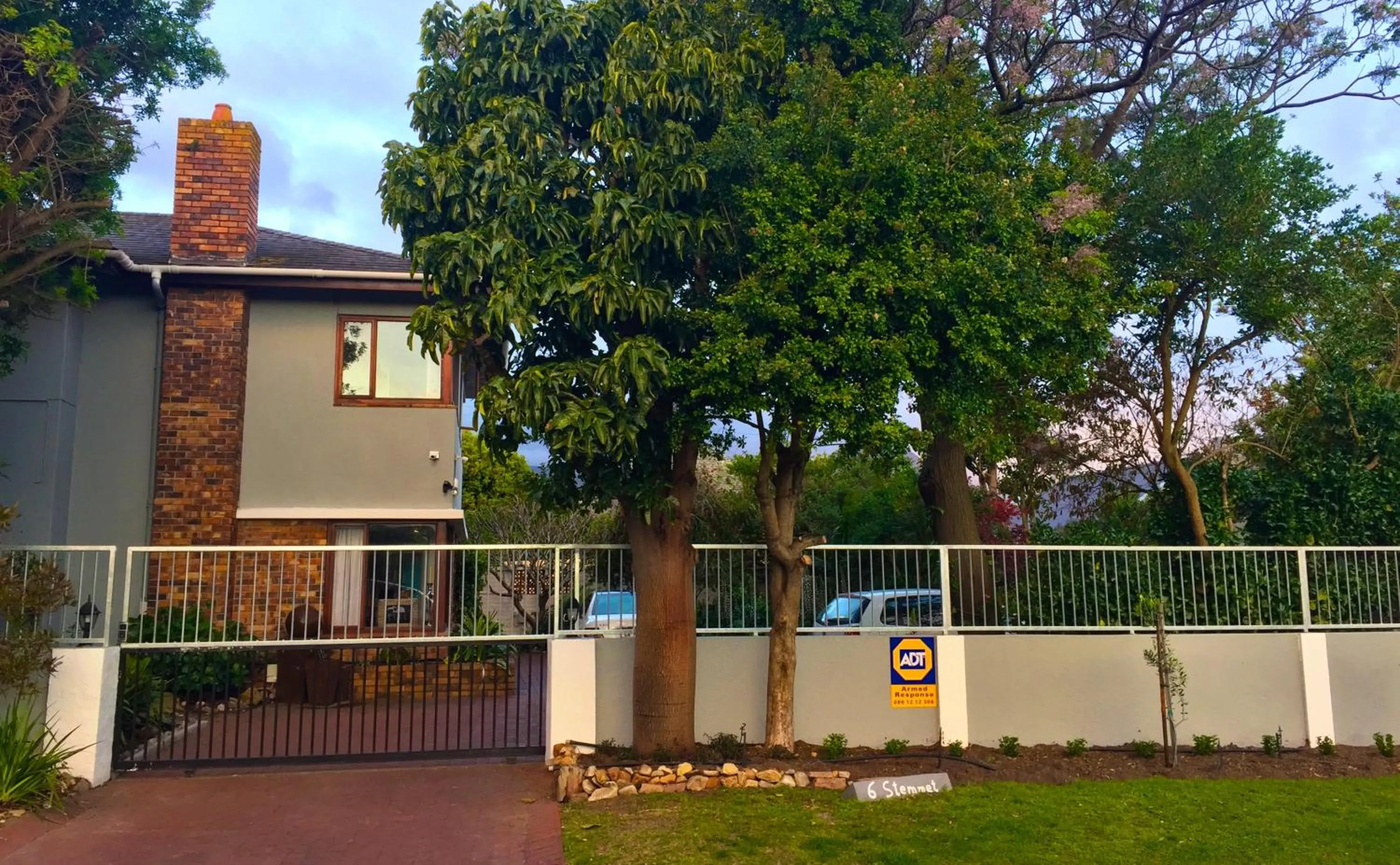 Property building in 6 Stemmet Lodge