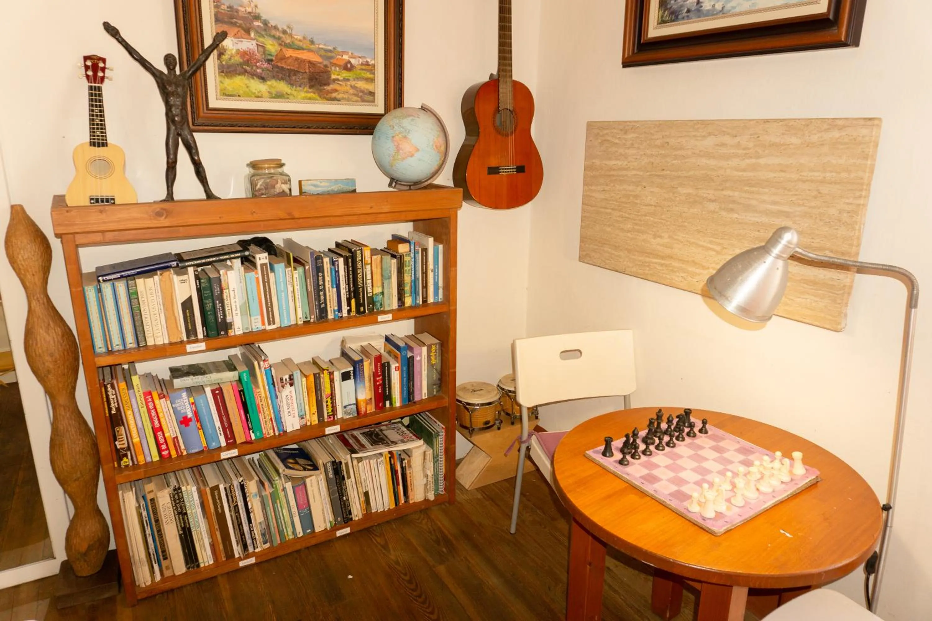 Seating area in Hostel Albergue La Casa Encantada