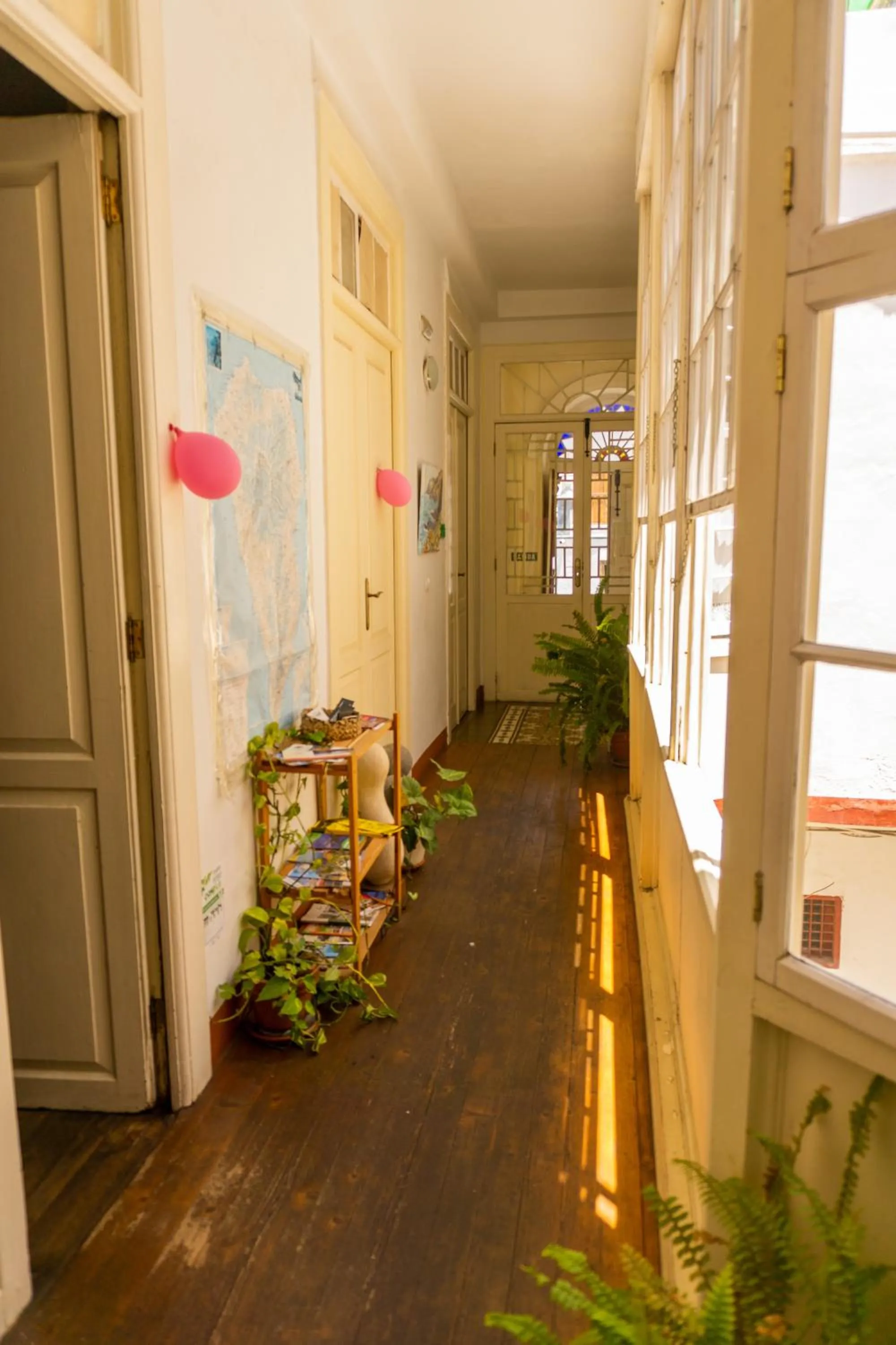 Inner courtyard view in Hostel Albergue La Casa Encantada