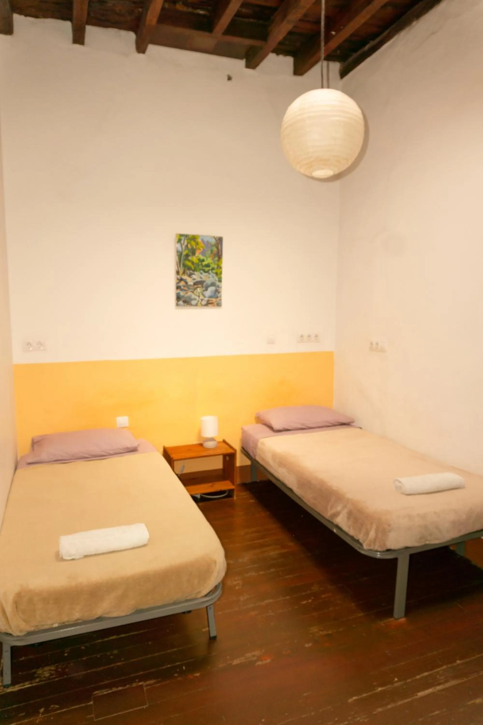 Photo of the whole room, Bed in Hostel Albergue La Casa Encantada