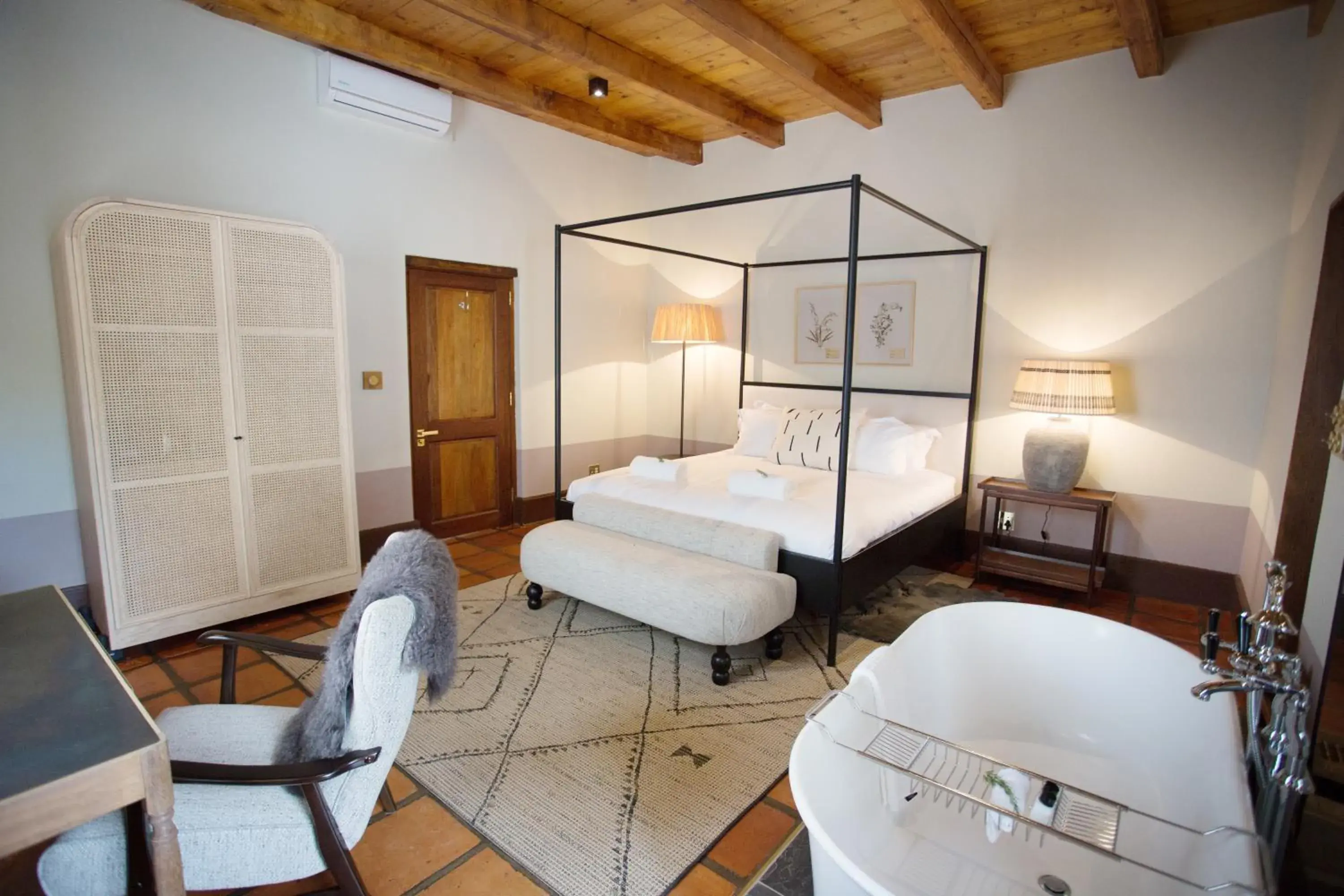 Superior King Room with Bath and Patio - single occupancy in Beckhuis Superior King Room with Bath and Patio - single occupancy in Beckhuis