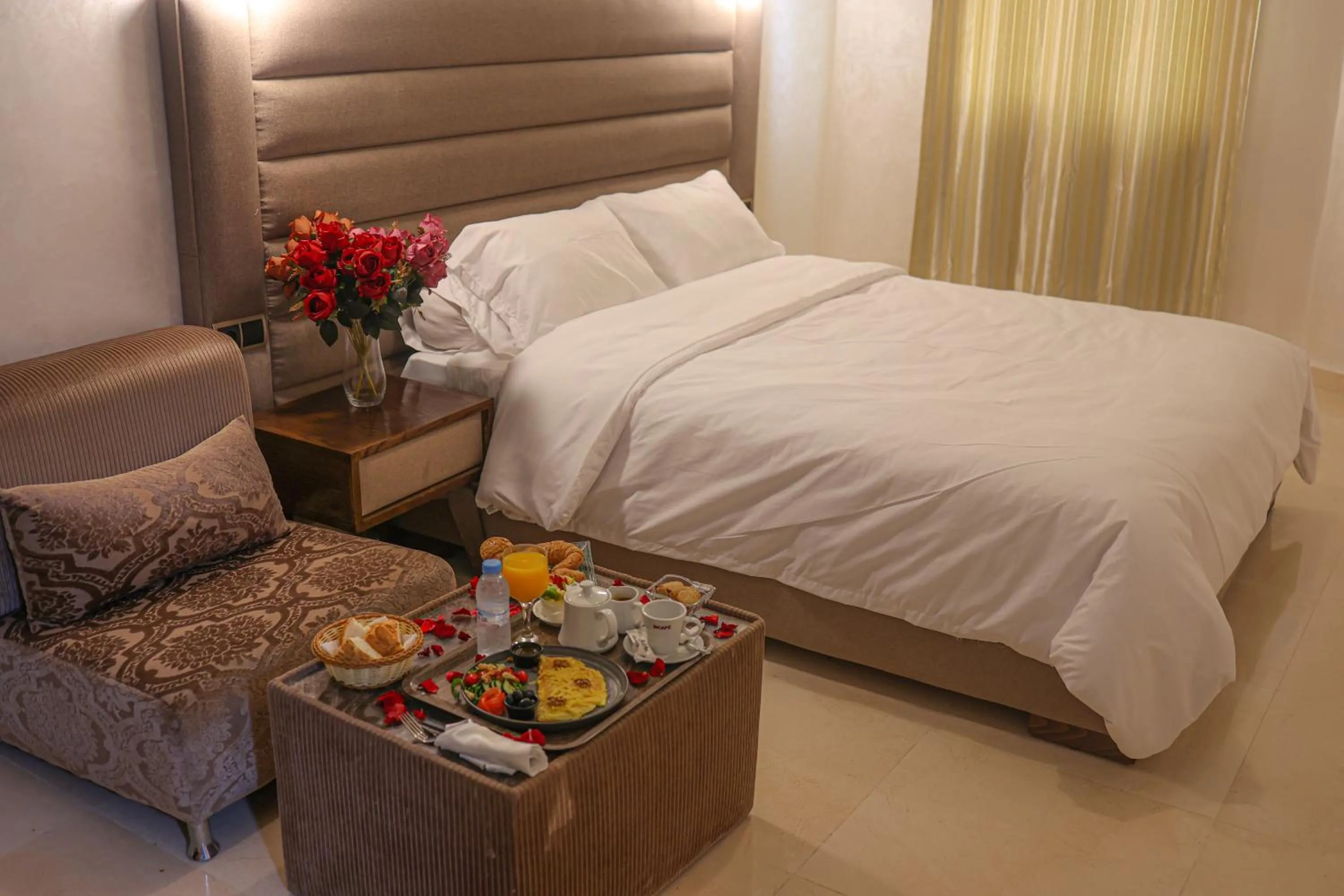 Bed in Hôtel Des Lilas