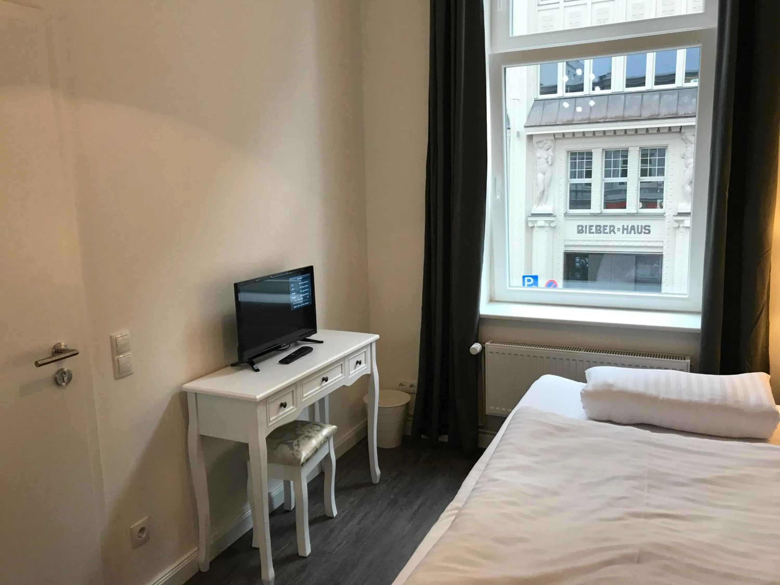 Bed in Hotel Fame am Hauptbahnhof