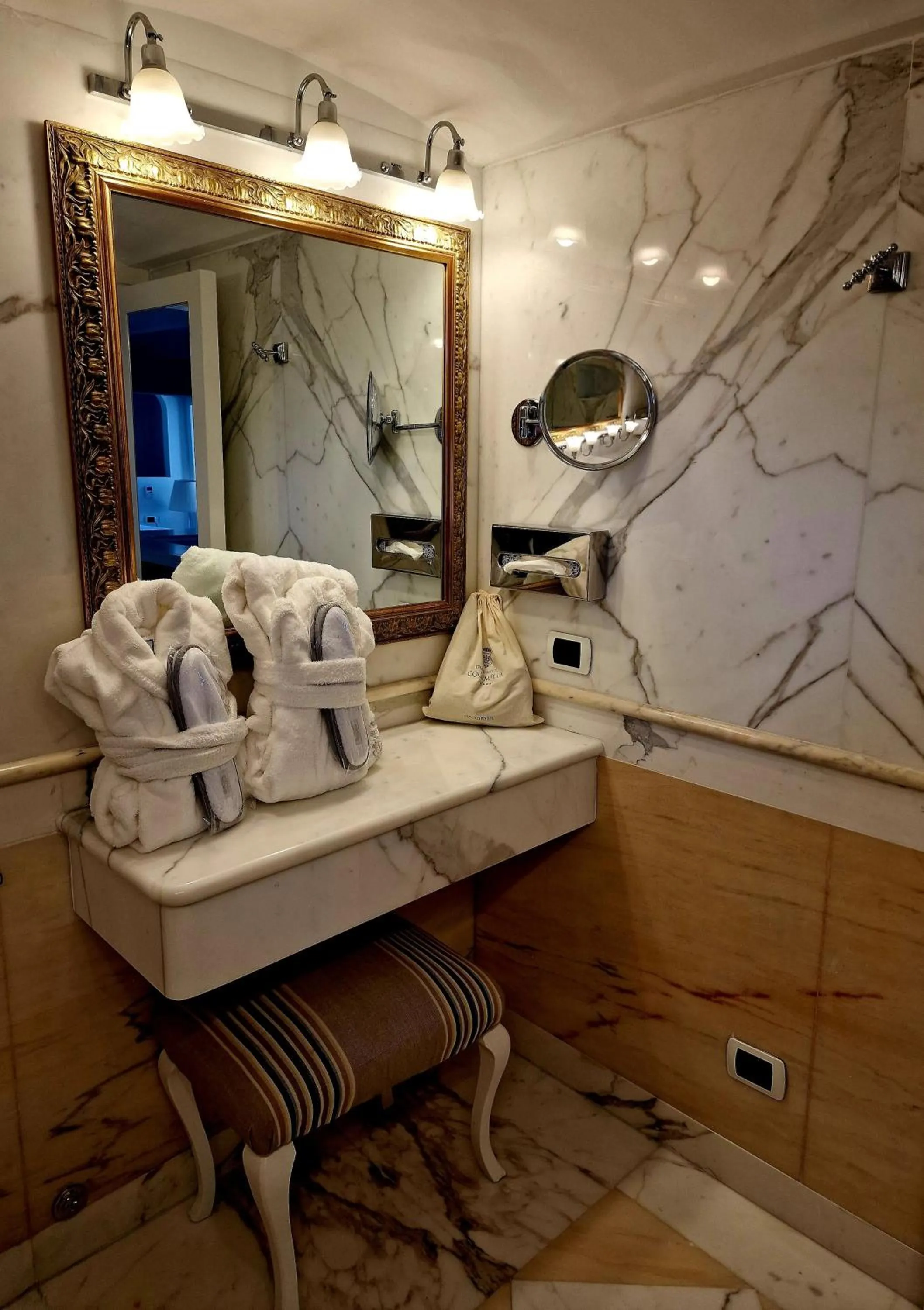 Bathroom in Grand Hotel Cocumella