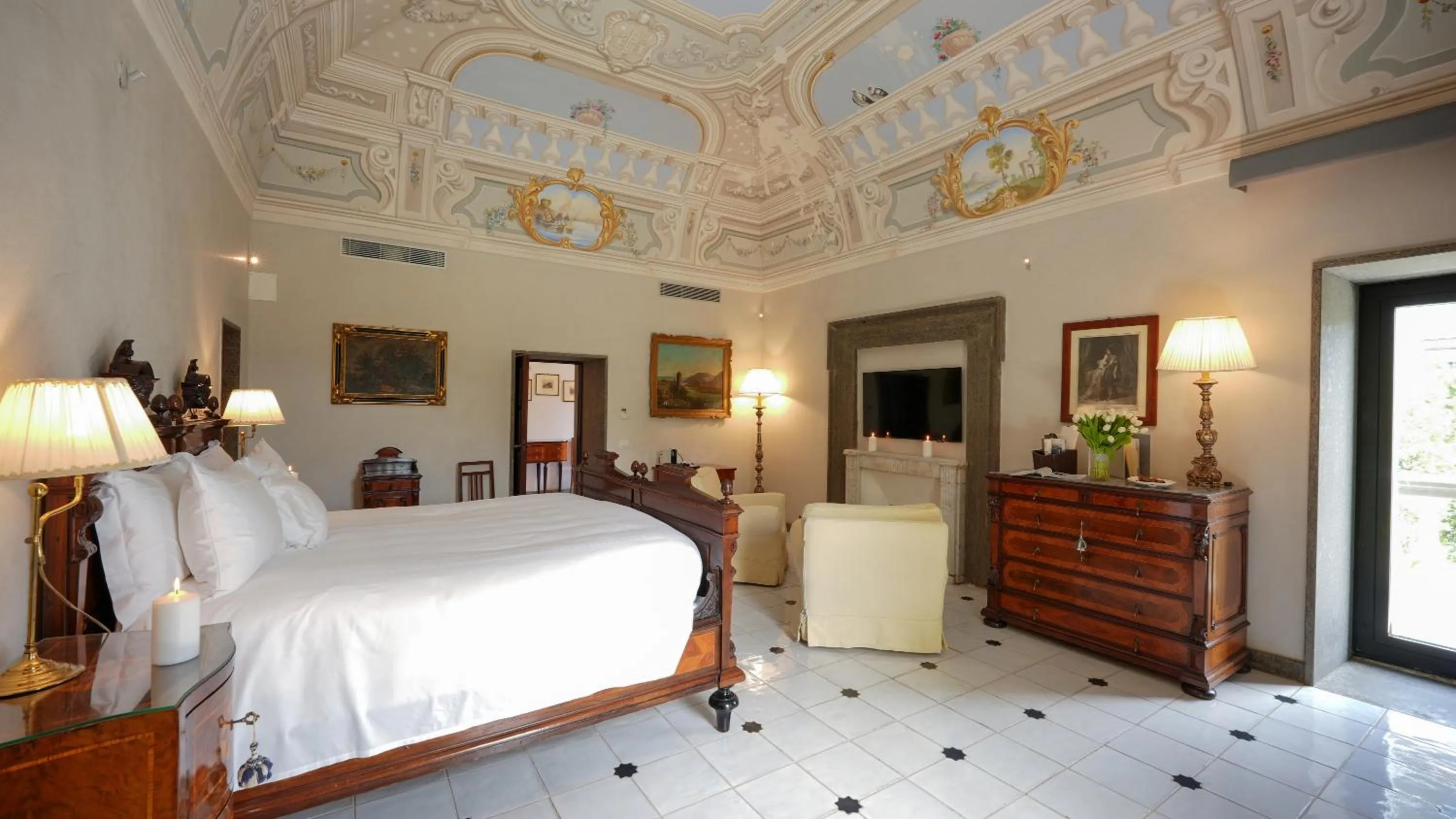 Bedroom, Bed in Grand Hotel Cocumella