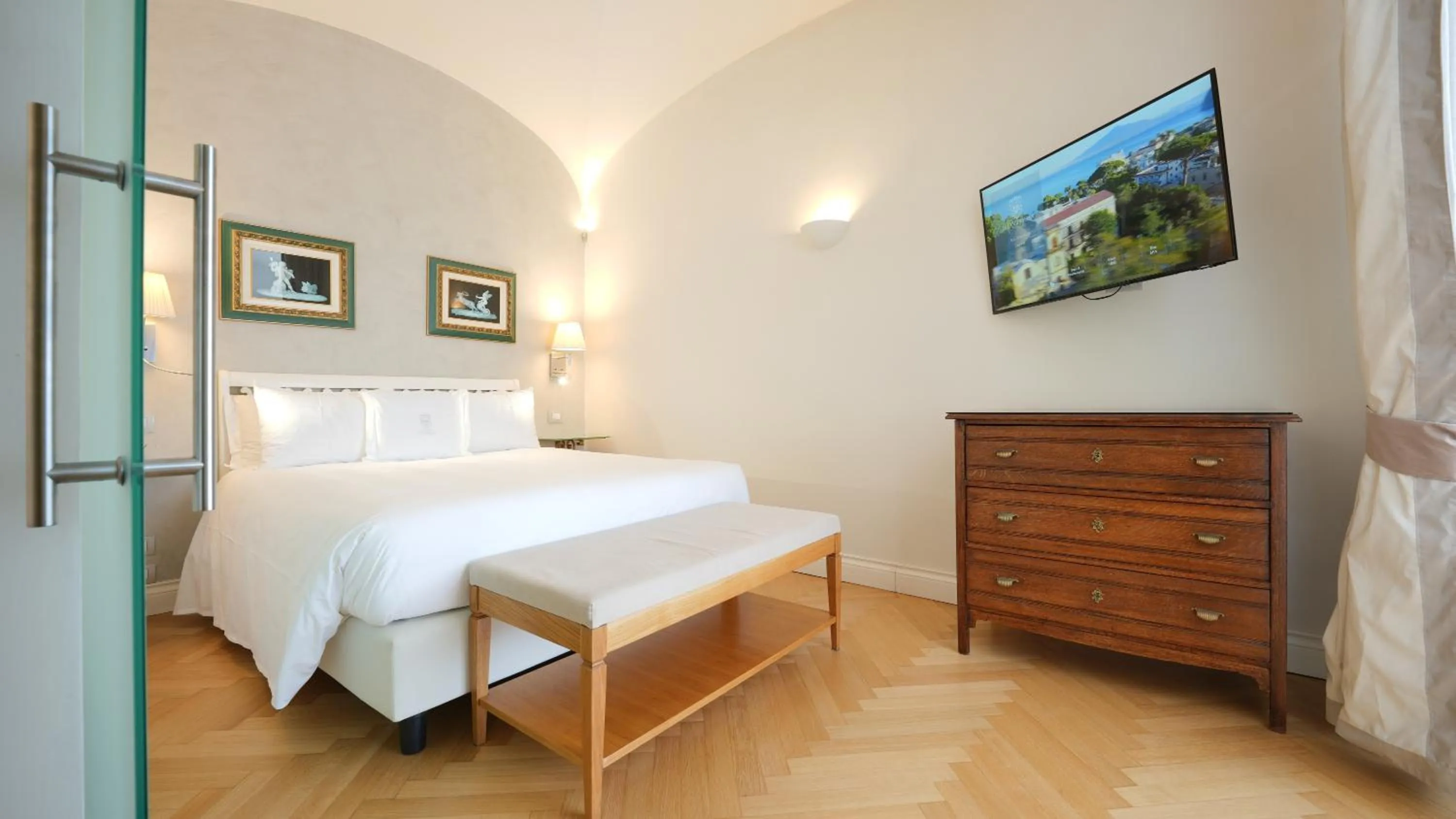 Bedroom, Bed in Grand Hotel Cocumella