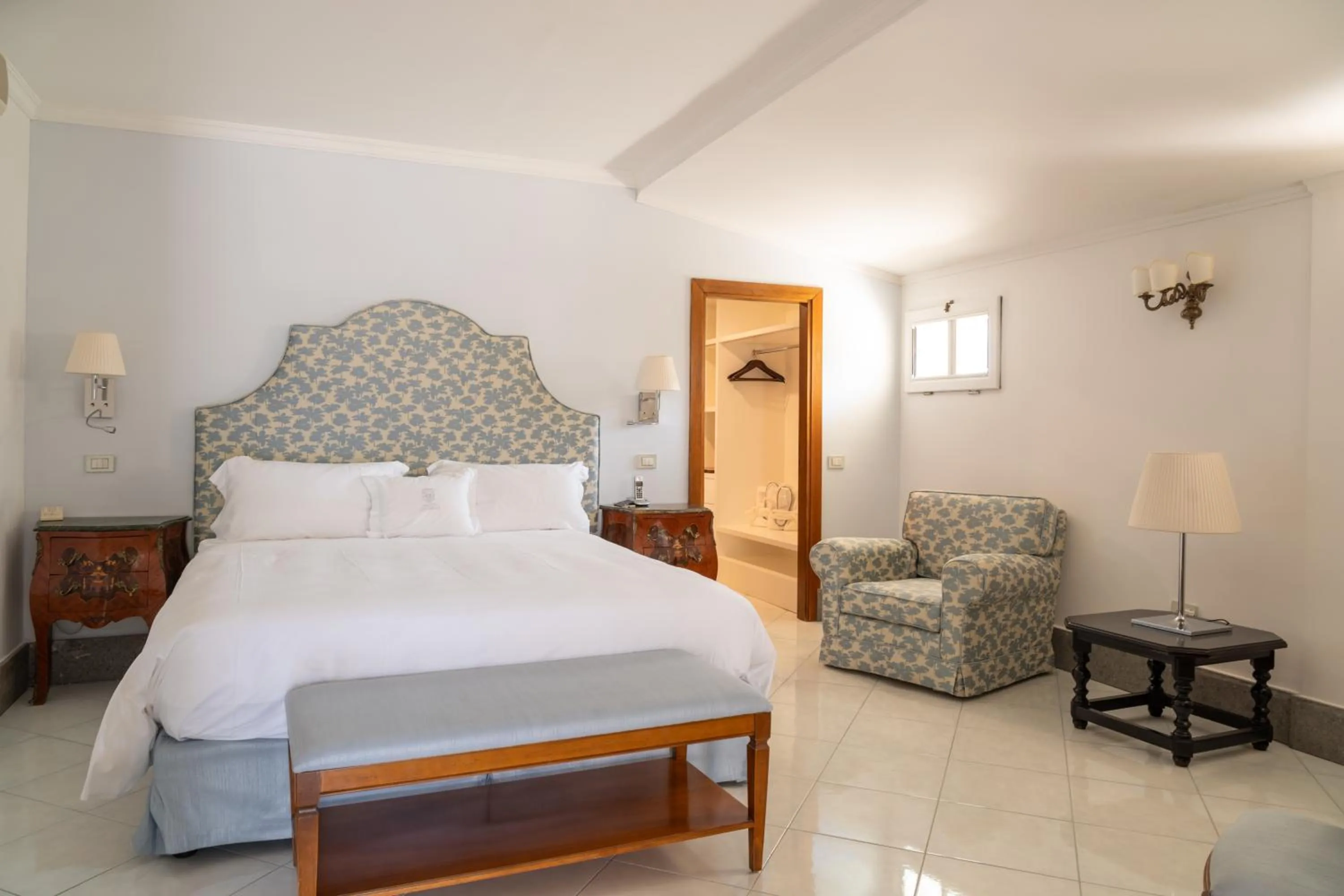 Bed in Grand Hotel Cocumella