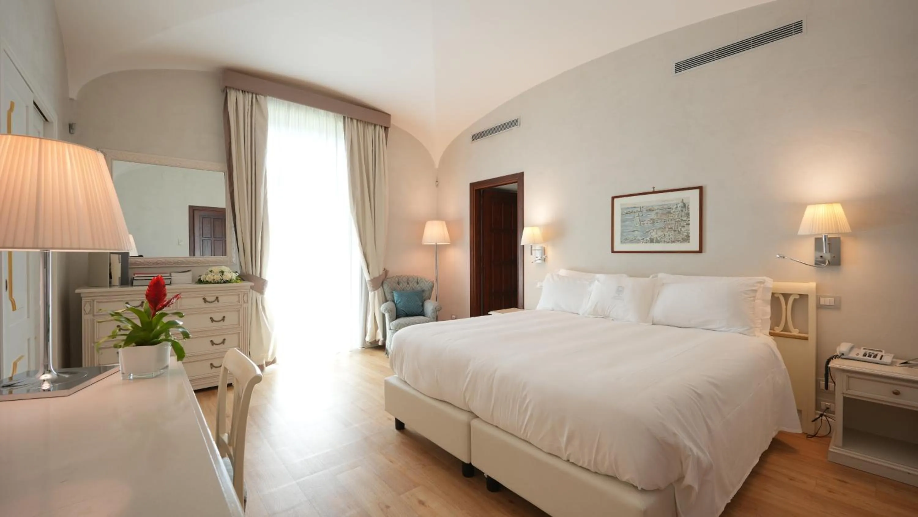 Bedroom, Bed in Grand Hotel Cocumella