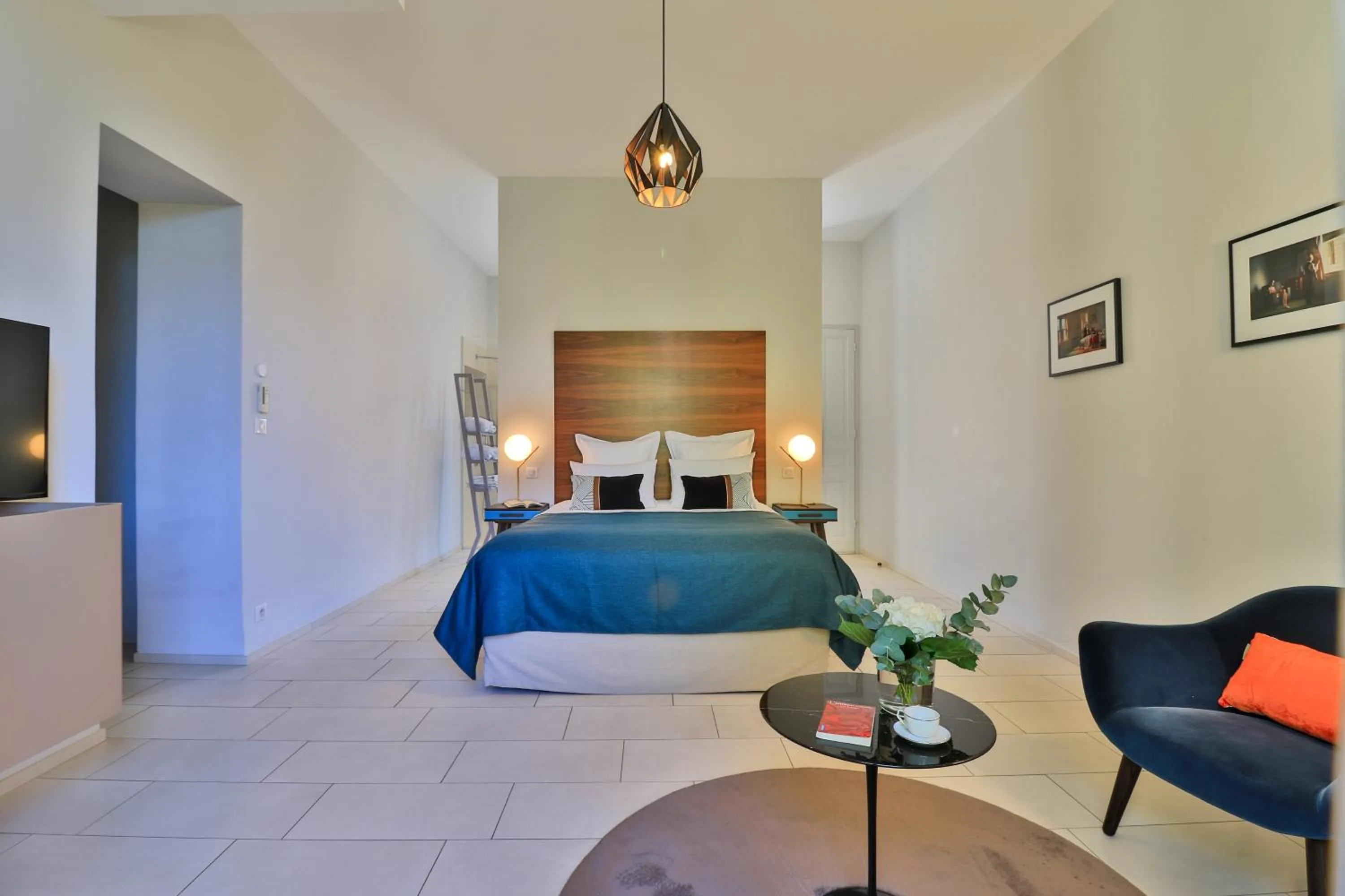 Photo of the whole room, Bed in Villa Meridia