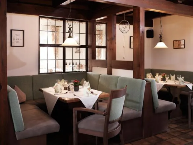 Restaurant/places to eat in Gasthof Zum Hobel