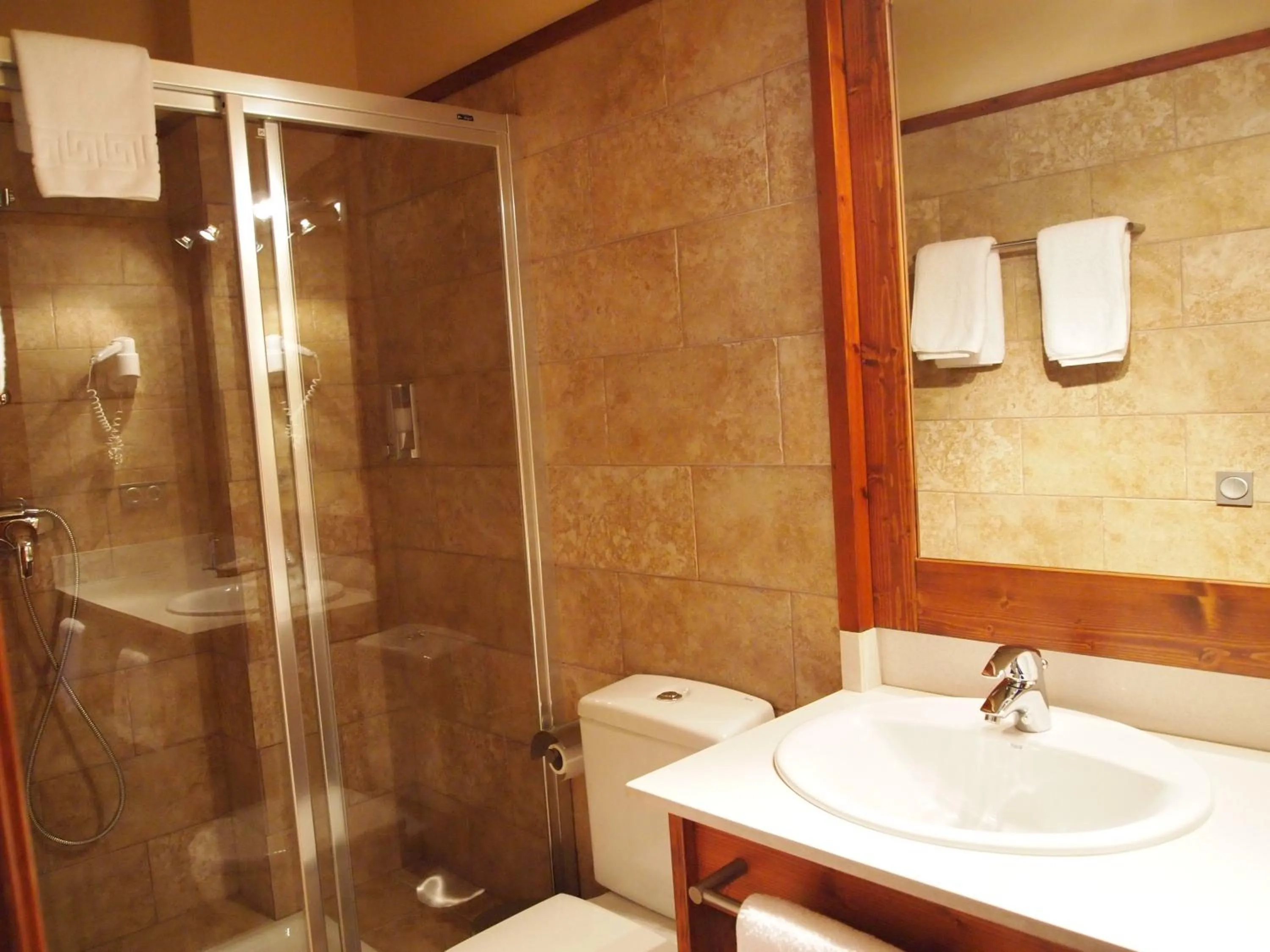 Shower in Aparthotel Bellver