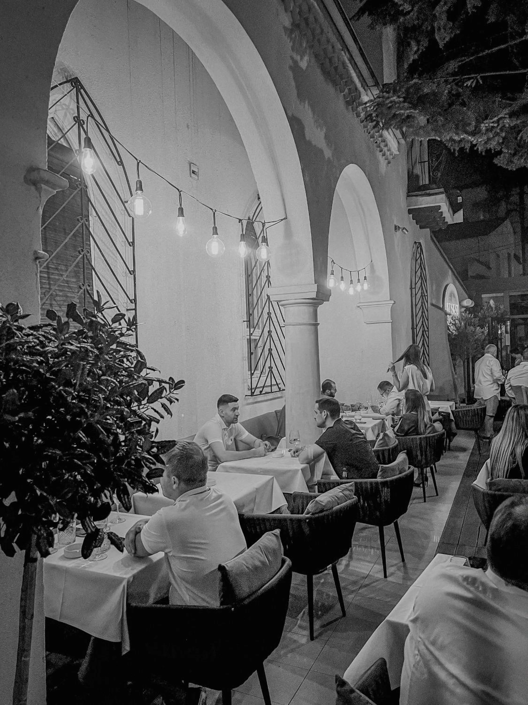 Restaurant/places to eat in Hotel Dum by Muskat