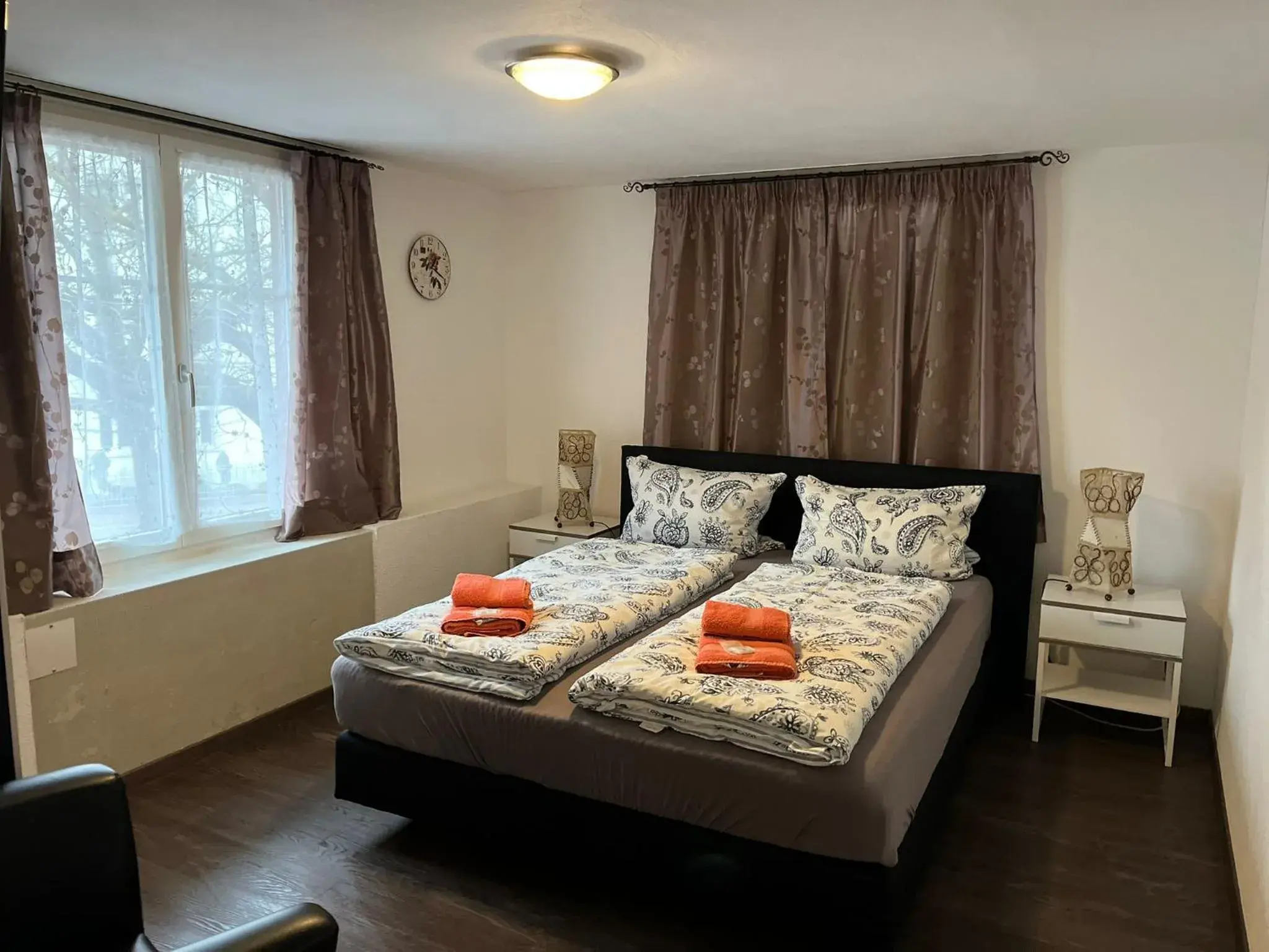 Deluxe Double Room with Shower in Hotel Bären Amriswil Deluxe Double Room with Shower in Hotel Bären Amriswil