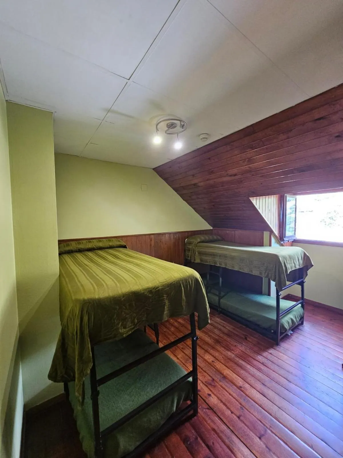 Photo of the whole room, Bed in Hotel Hipic