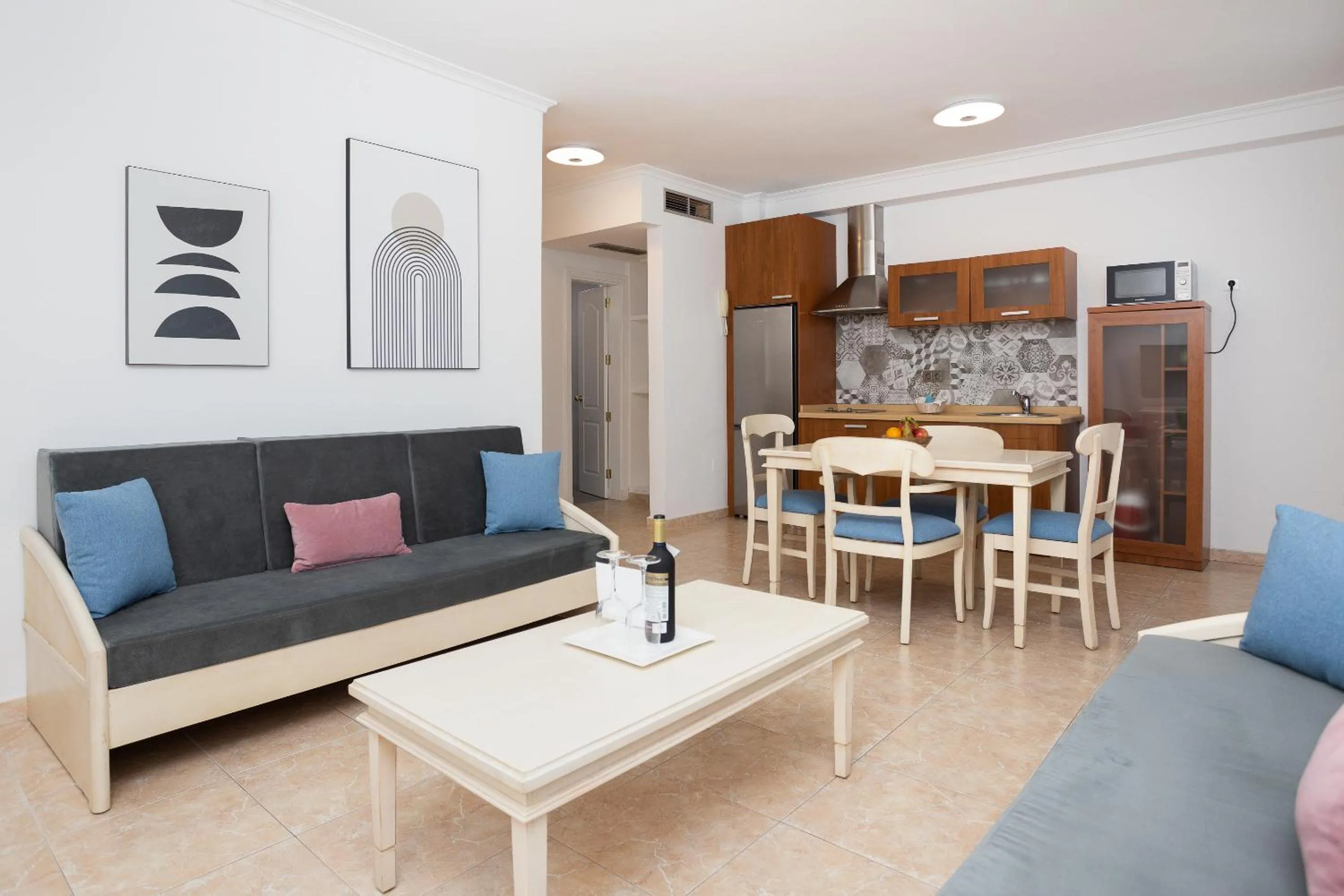 Kitchen or kitchenette in Villamar Hotel