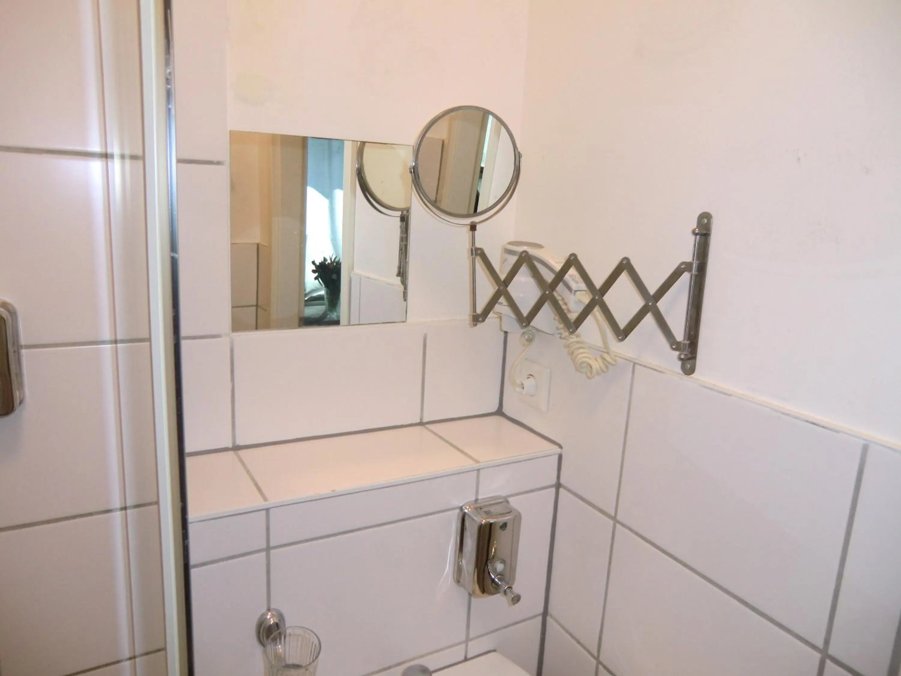 Toilet in Panorama Hotel Frankfurt Offenbach Süd